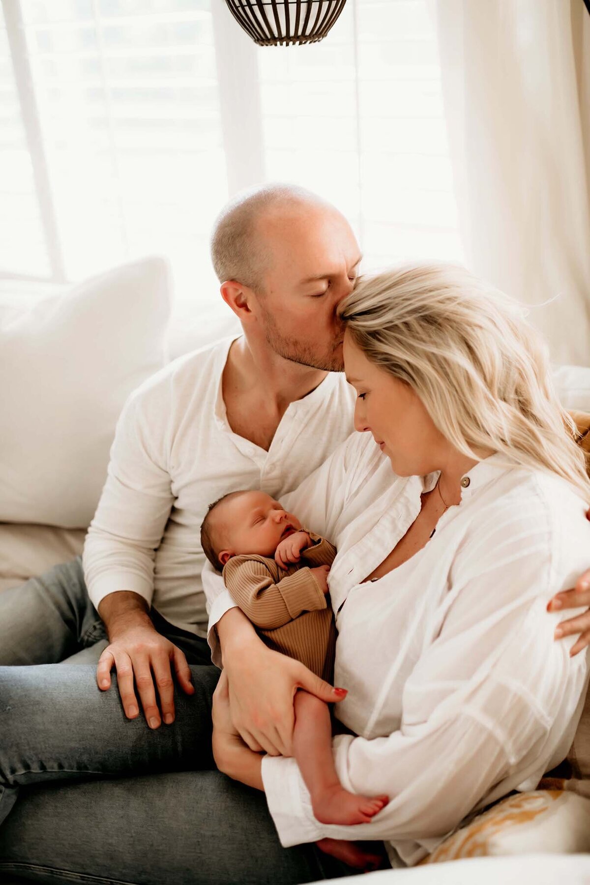 newborn-home-photos-what-to-wear