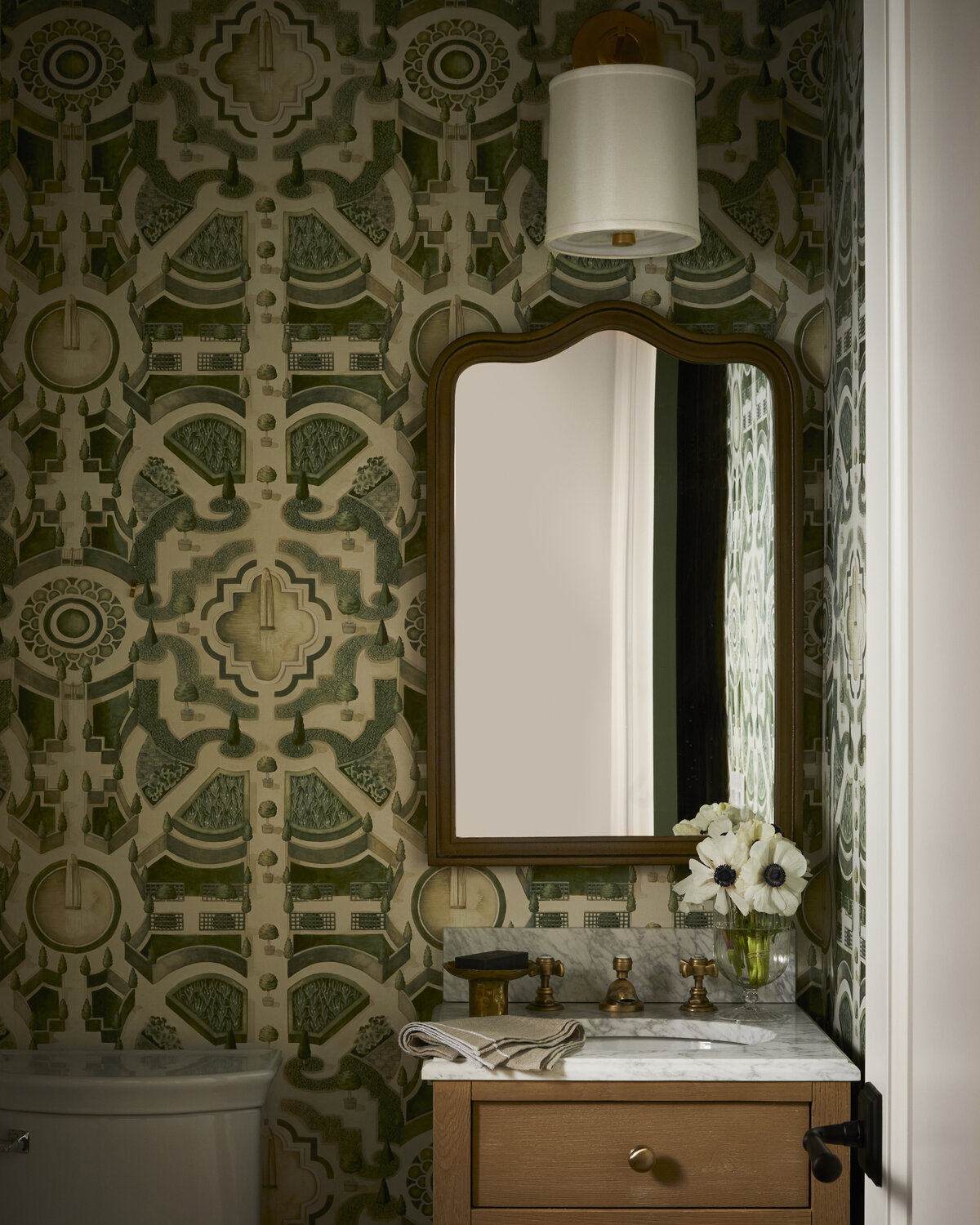 powder-room-wallpaper-rosedale-toronto-staci-edwards