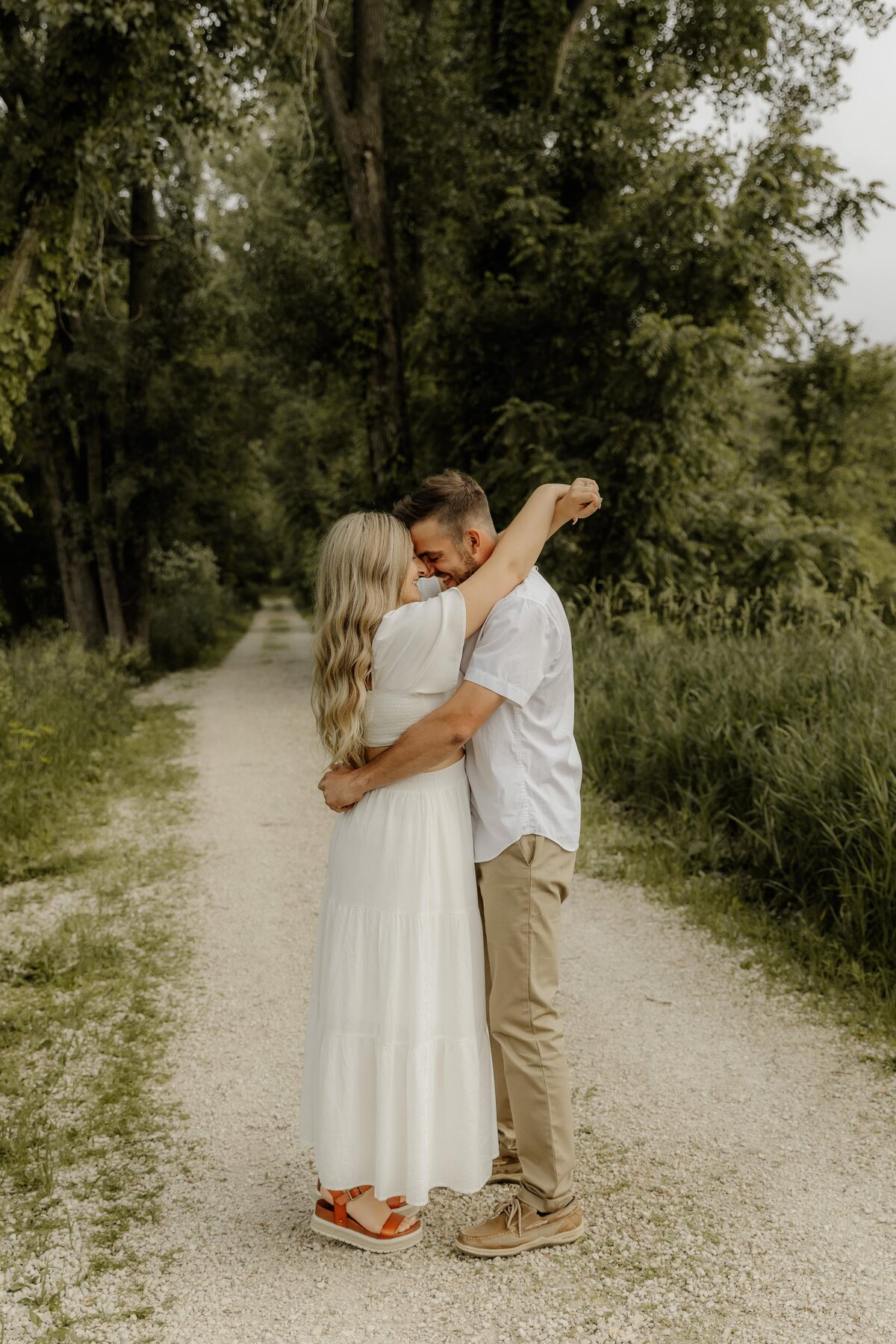 lighthearted-engagement-session-5
