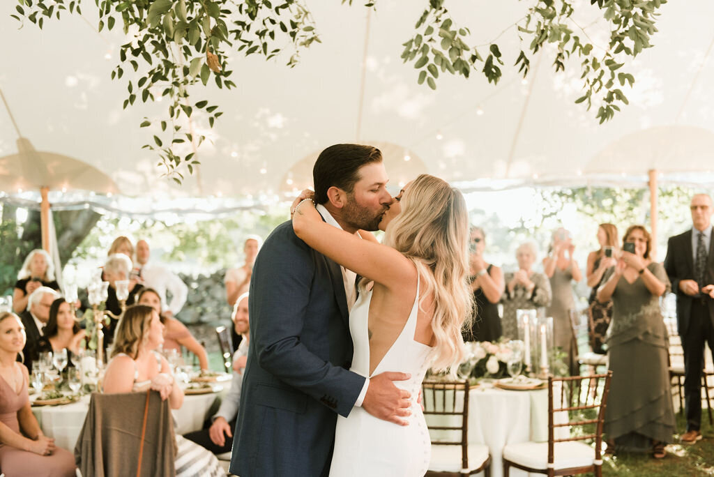 first-dance-at-stone-acres-jen-strunk-events-2