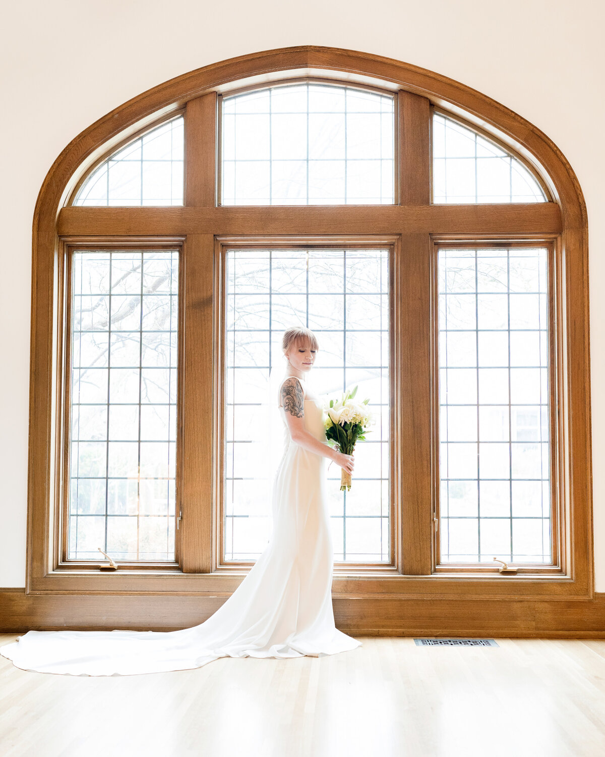 bride at the charles allis art museum in milwaukee wisconsin