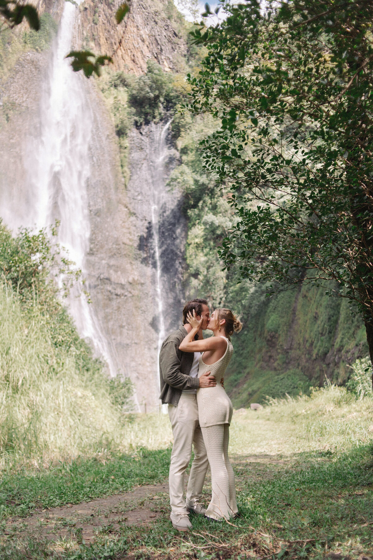kauai_waterfall_proposal_picture0058