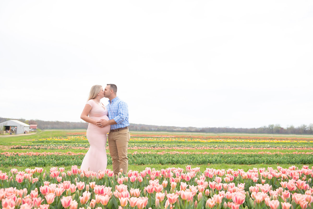 rachel-sean-spring-maternity-session-holland-ridhe-farms-imagery-by-marianne-2019-19