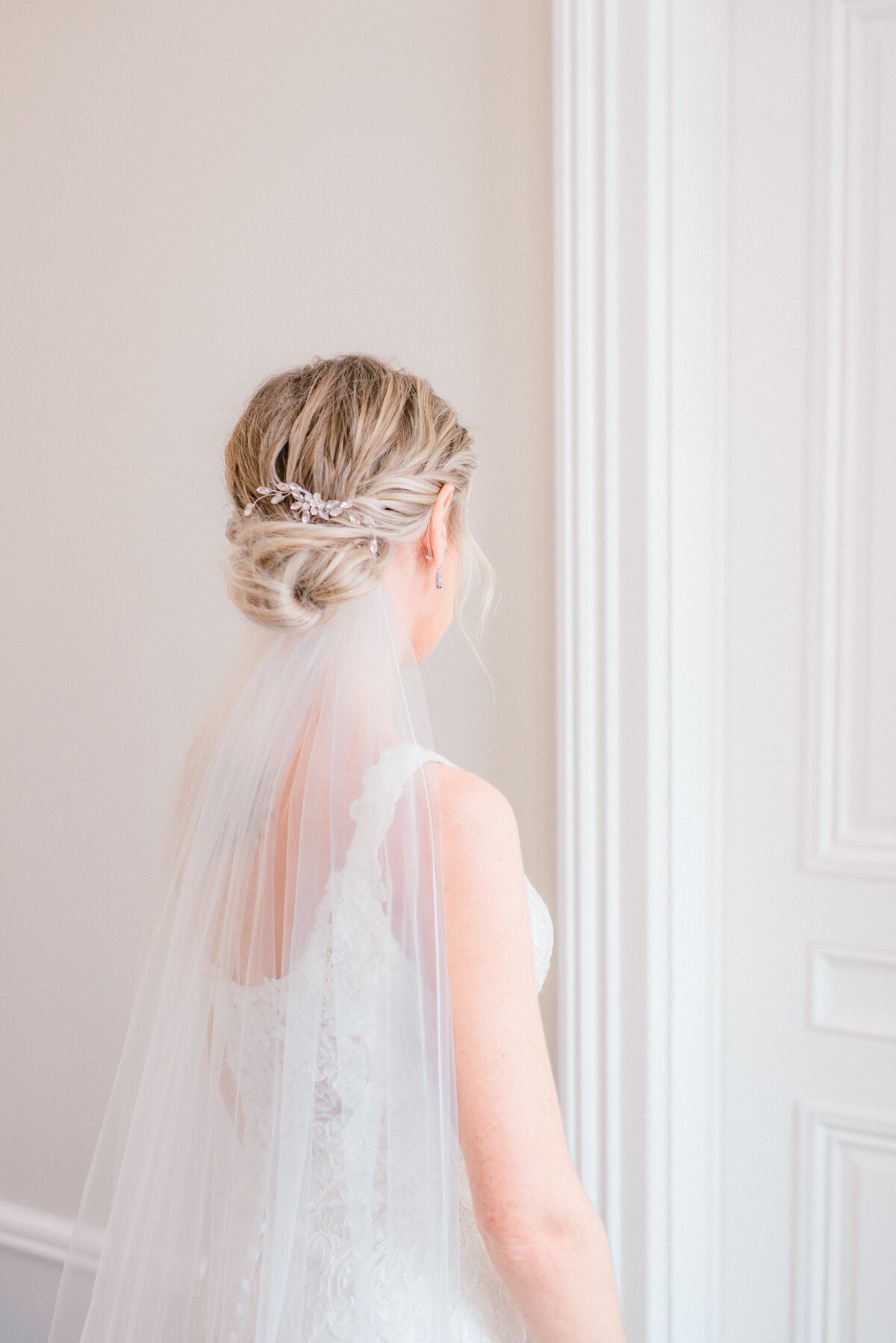 Connecticut wedding bride veil photo