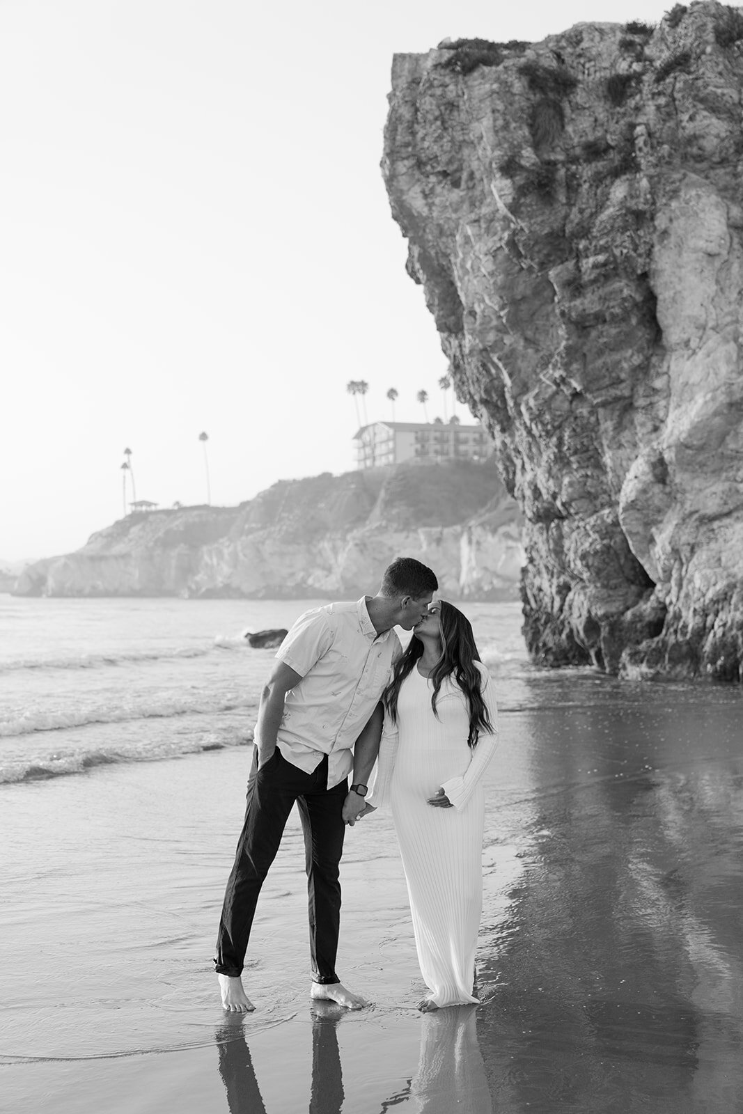 golden-hour-shell-beach-maternity-photography-by-samantha-anne9