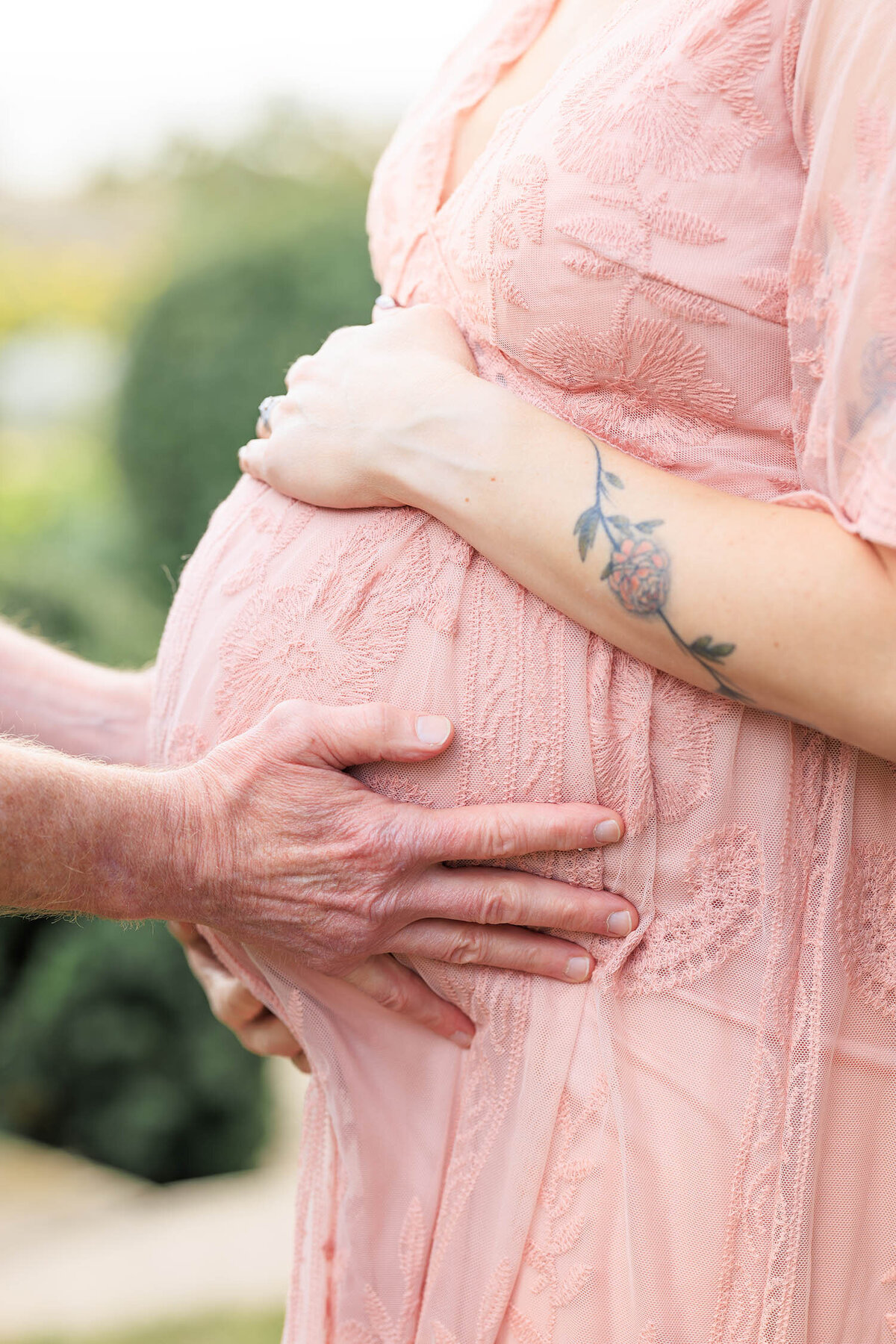 rose-garden-maternity-session-harkness-memorial-connecticut-18