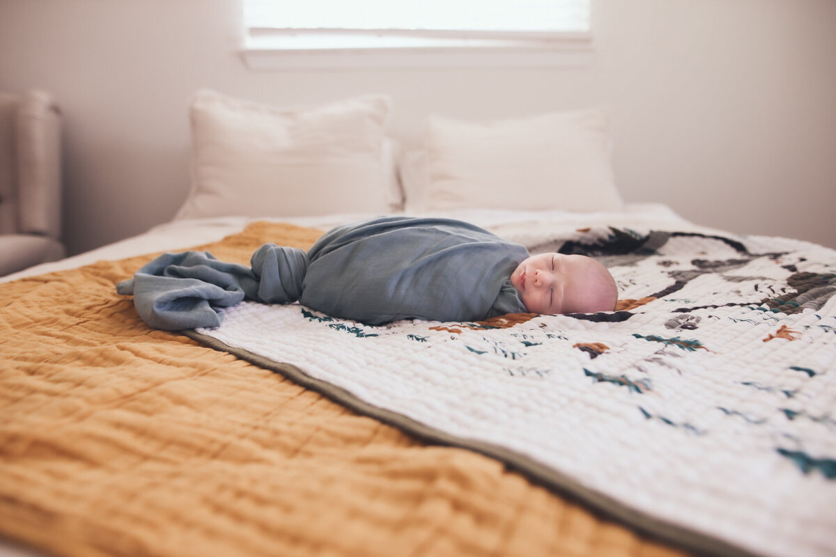 Lindsay-wilson-photography-in-home-newborn-22