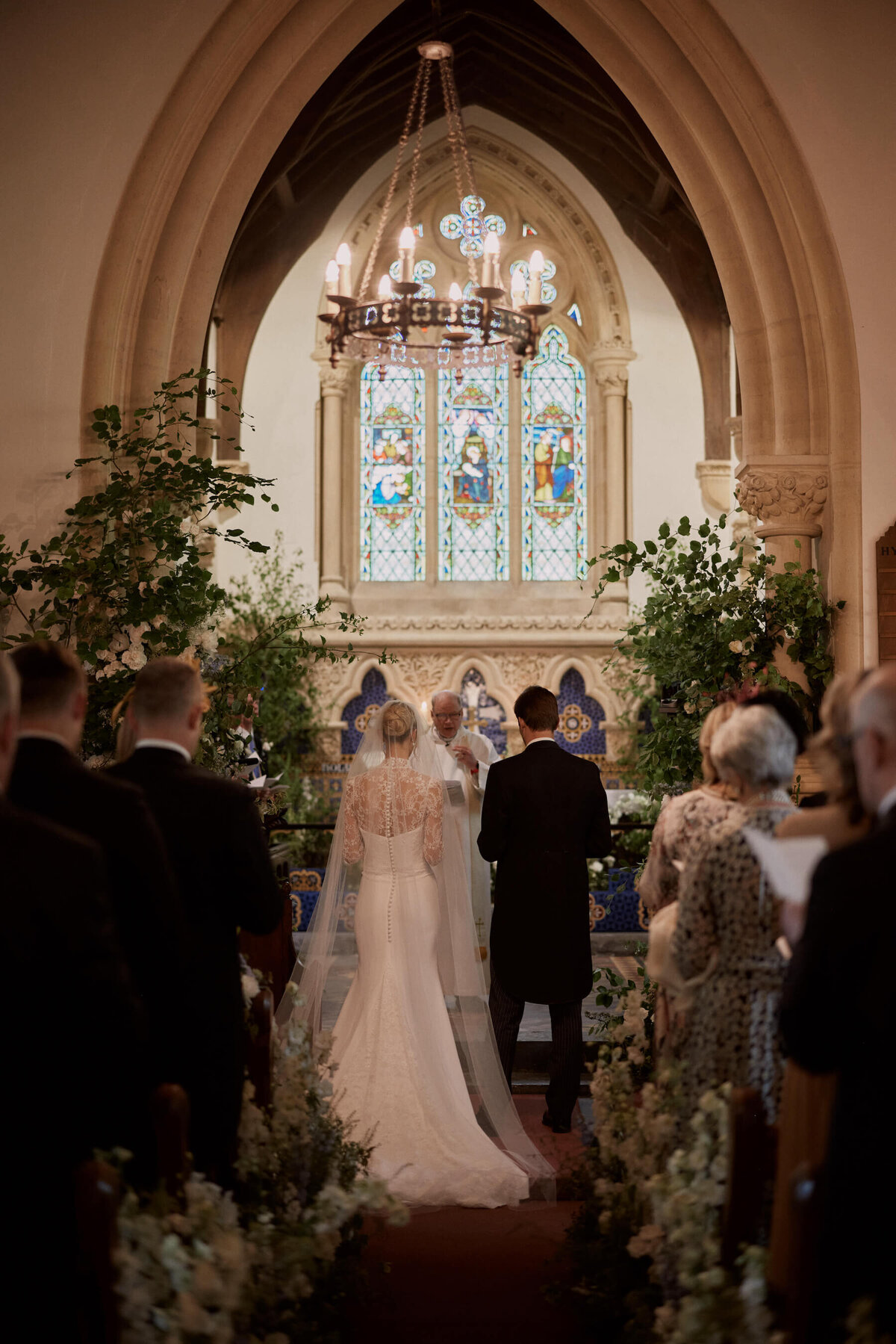 marquee wedding flowers13