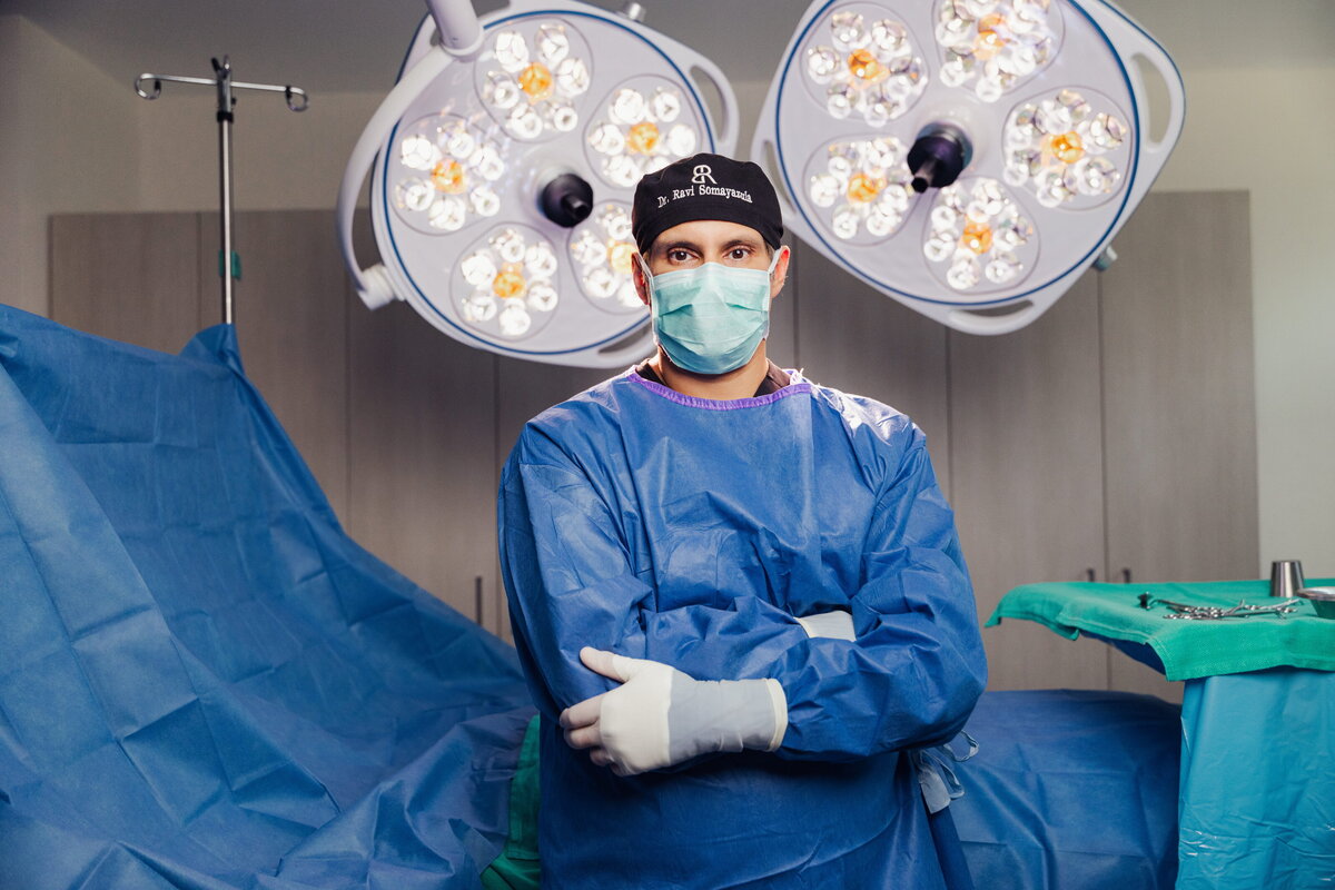Plastic surgeon in the operating room, photographed by Luma Media