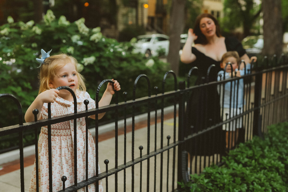 storytelling-family-photography-chicago-emerald-city-gardens00011