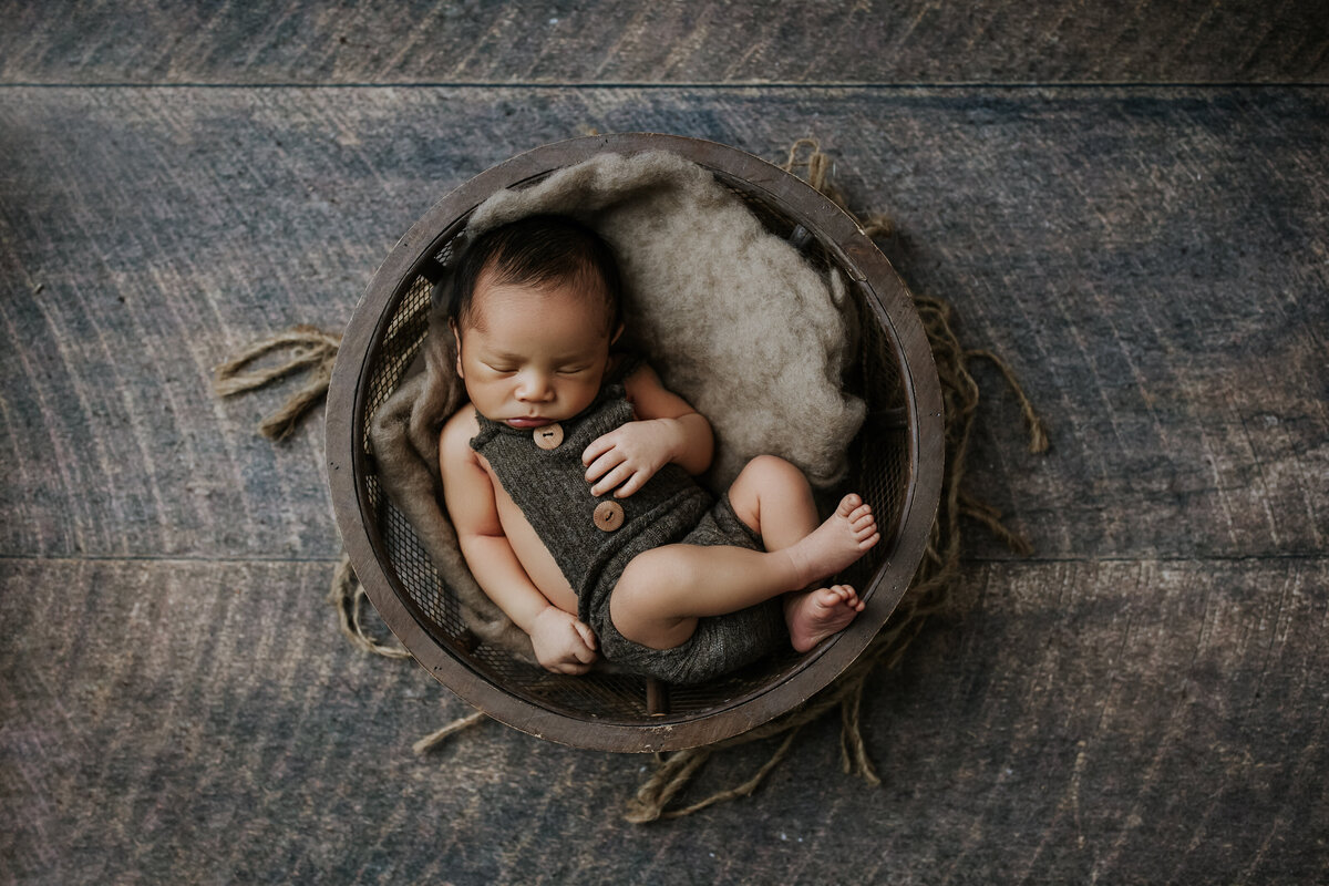 studio newborn photoshoot