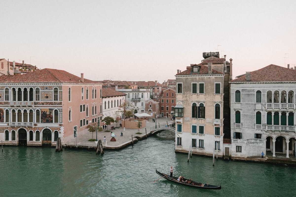 Flora_And_Grace_Editorial_Venice_Analog_Editorial_Wedding_Photographer (1 von 1)-180