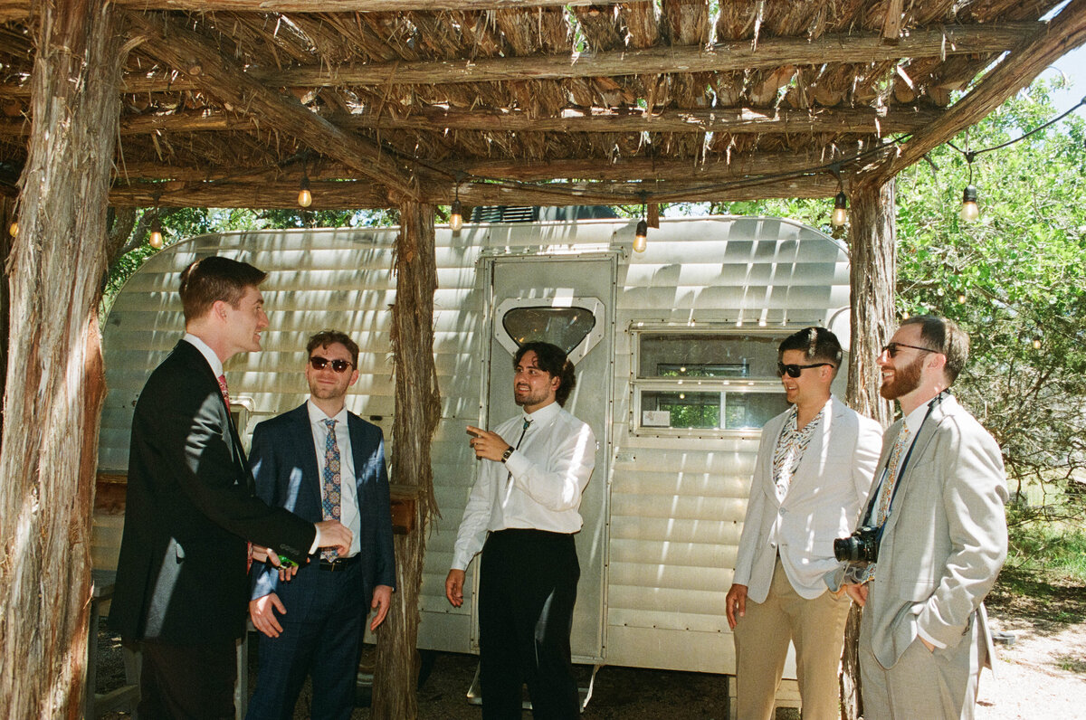 Chloe&ThomasWeddingPhotos_Previews_AustinWeddingPhotographer_HereafterFilms-14