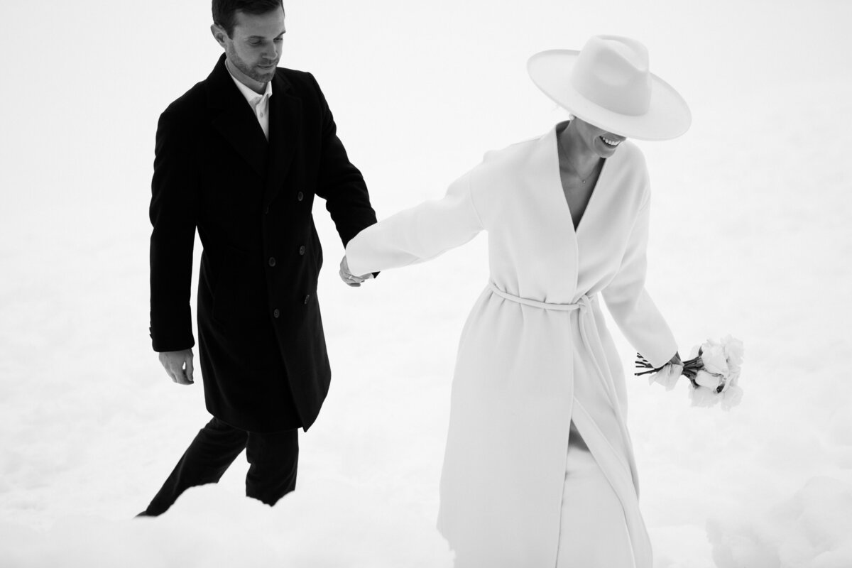 four-seasons-winter-elopement-meghan-hemstra-05