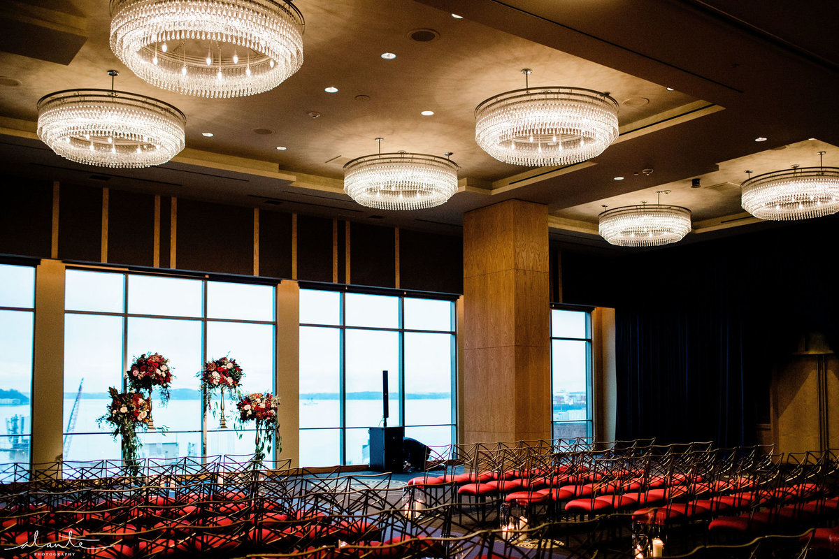 Four Seasons Hotel winter wedding in navy blue and deep red