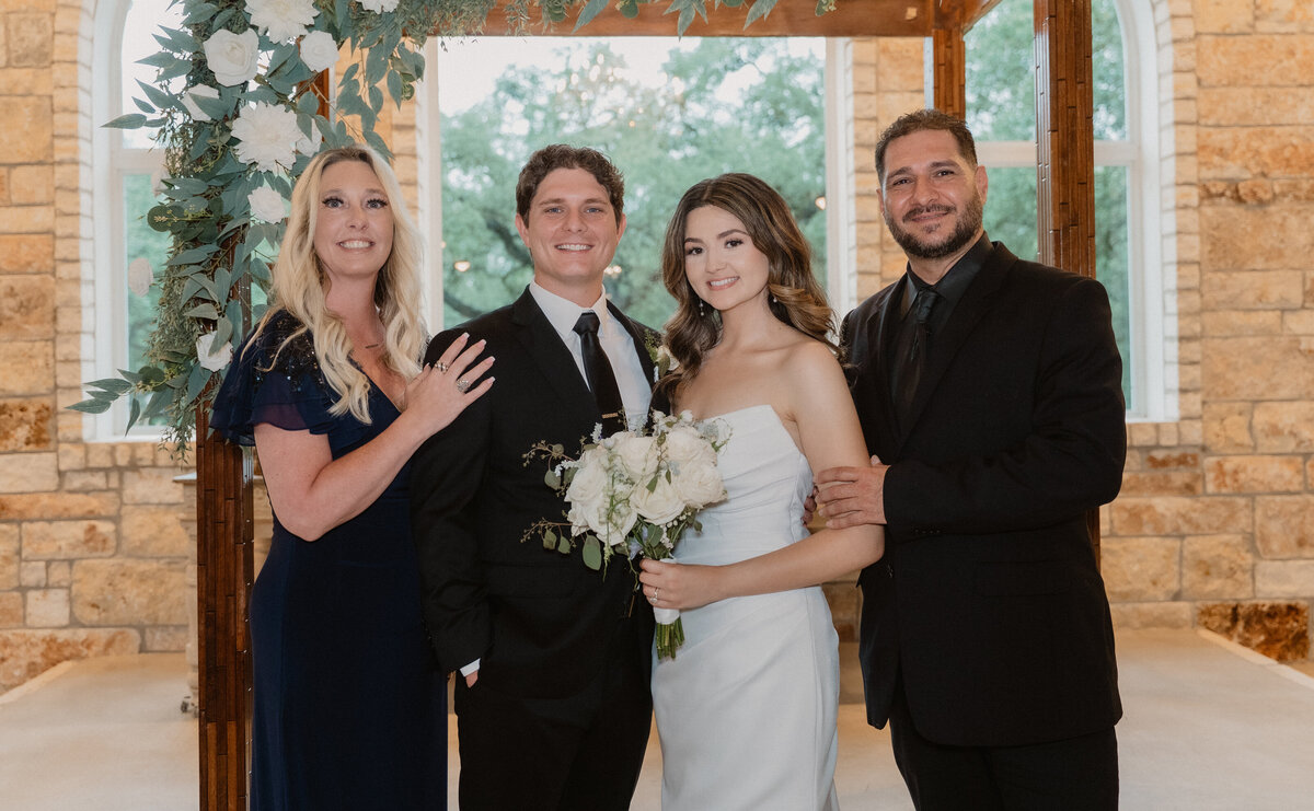 N&TWeddingPreviews-47