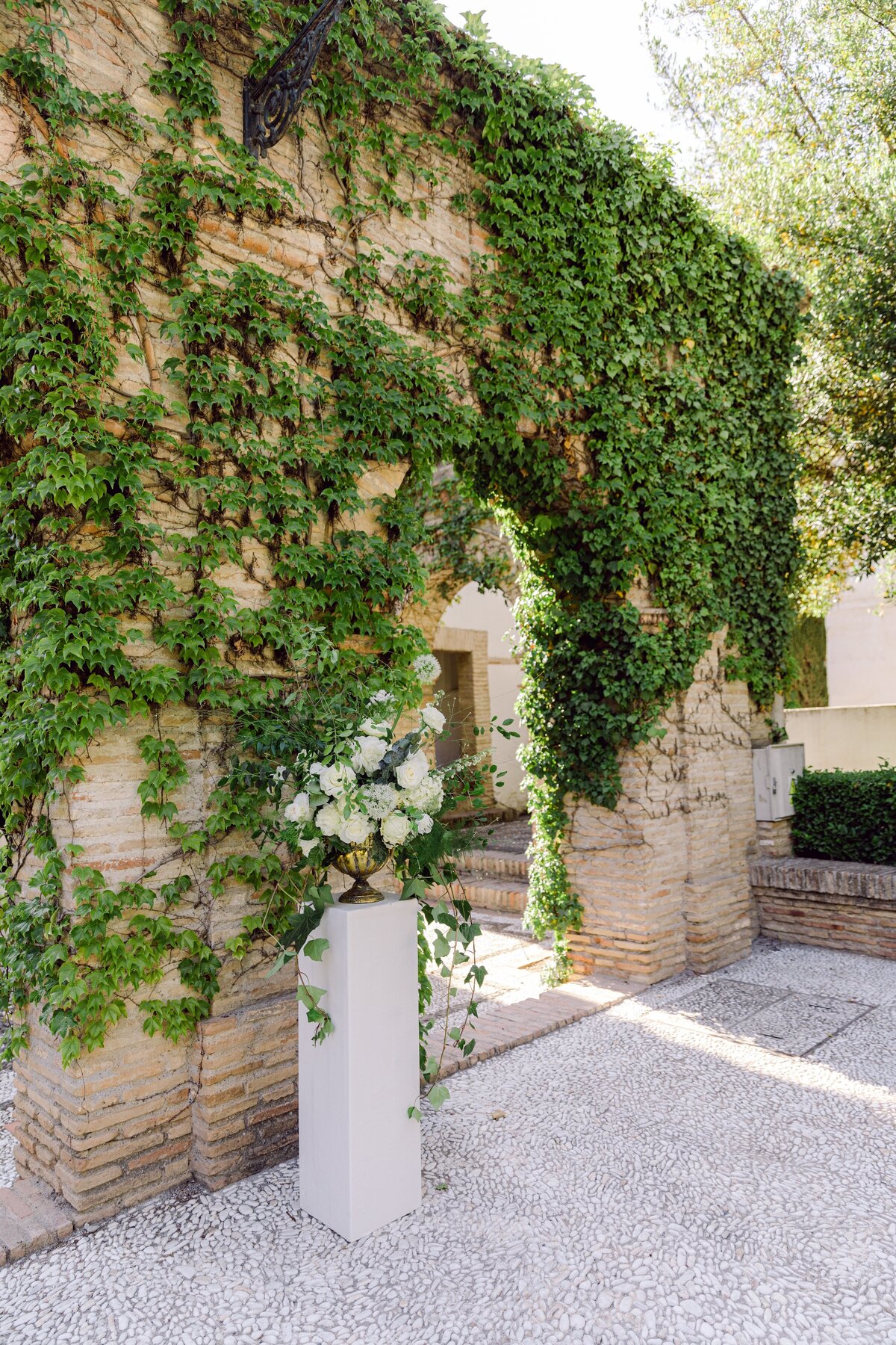 AbieLivesayPhotography-GranadaSpainWeddingPhotographer-BoutiqueWeddingPlannerSpain-PalaciodelosCordovaWedding-CaraClay-533