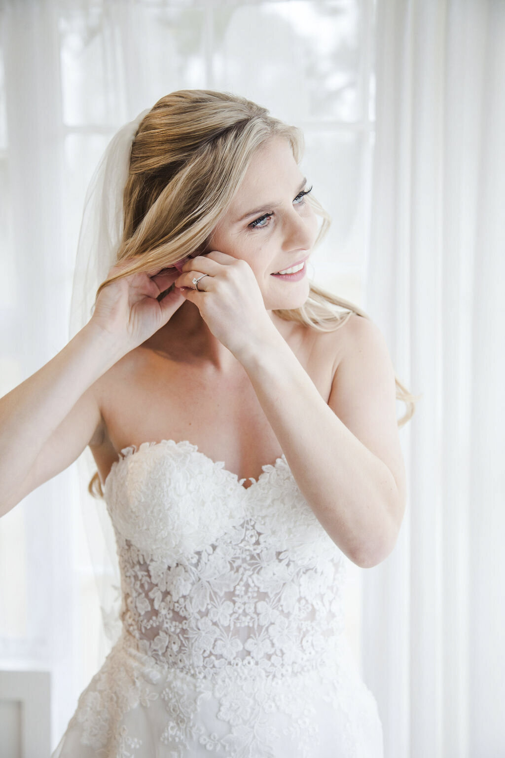 040 - HundredsofMoments-JamieMubach-BirkShaikoski-Bride220122-036-0835