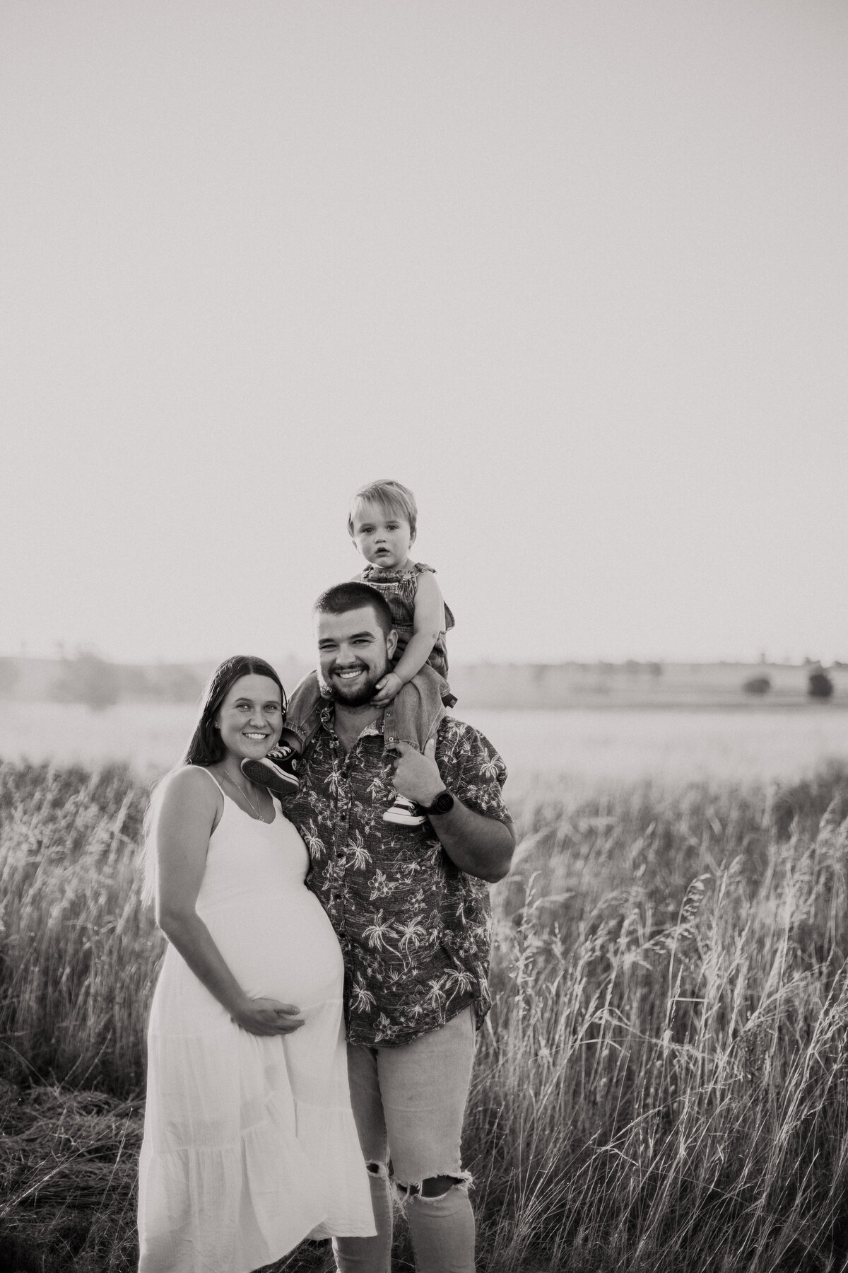 MATERNITY BUMP PHOTOGRAPHER FORBES FAMILY NSW 1