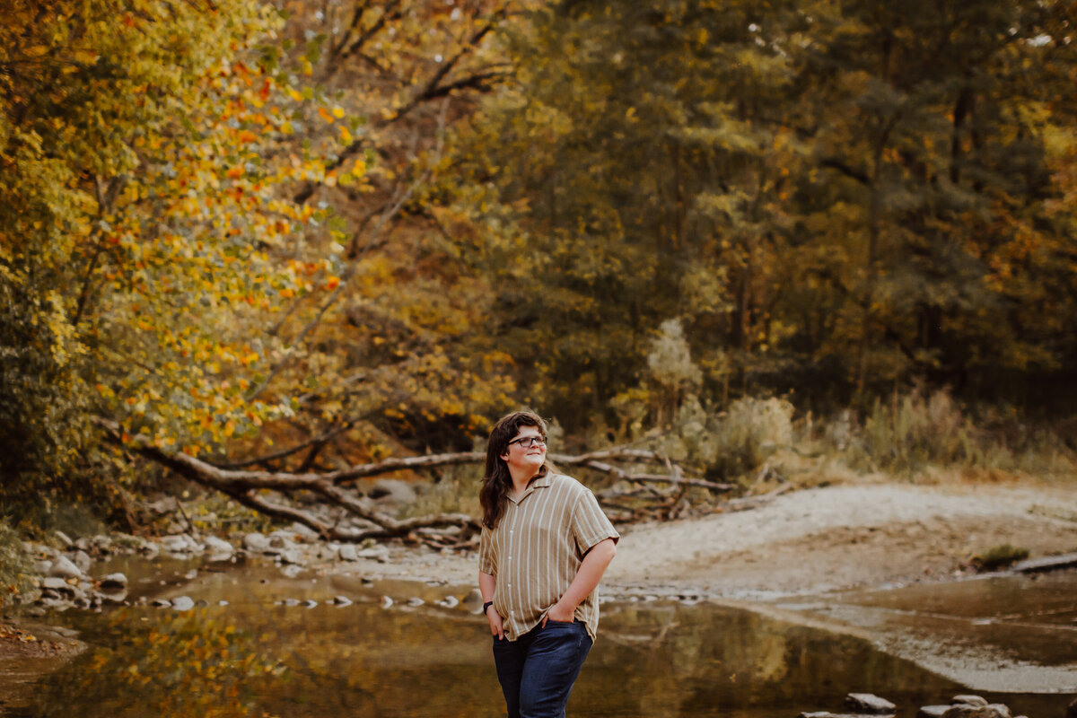 Senior-portraits-in-the-woods-ledges-state-park-madrid-Iowa-Storyteller-Collective-Photo-Co