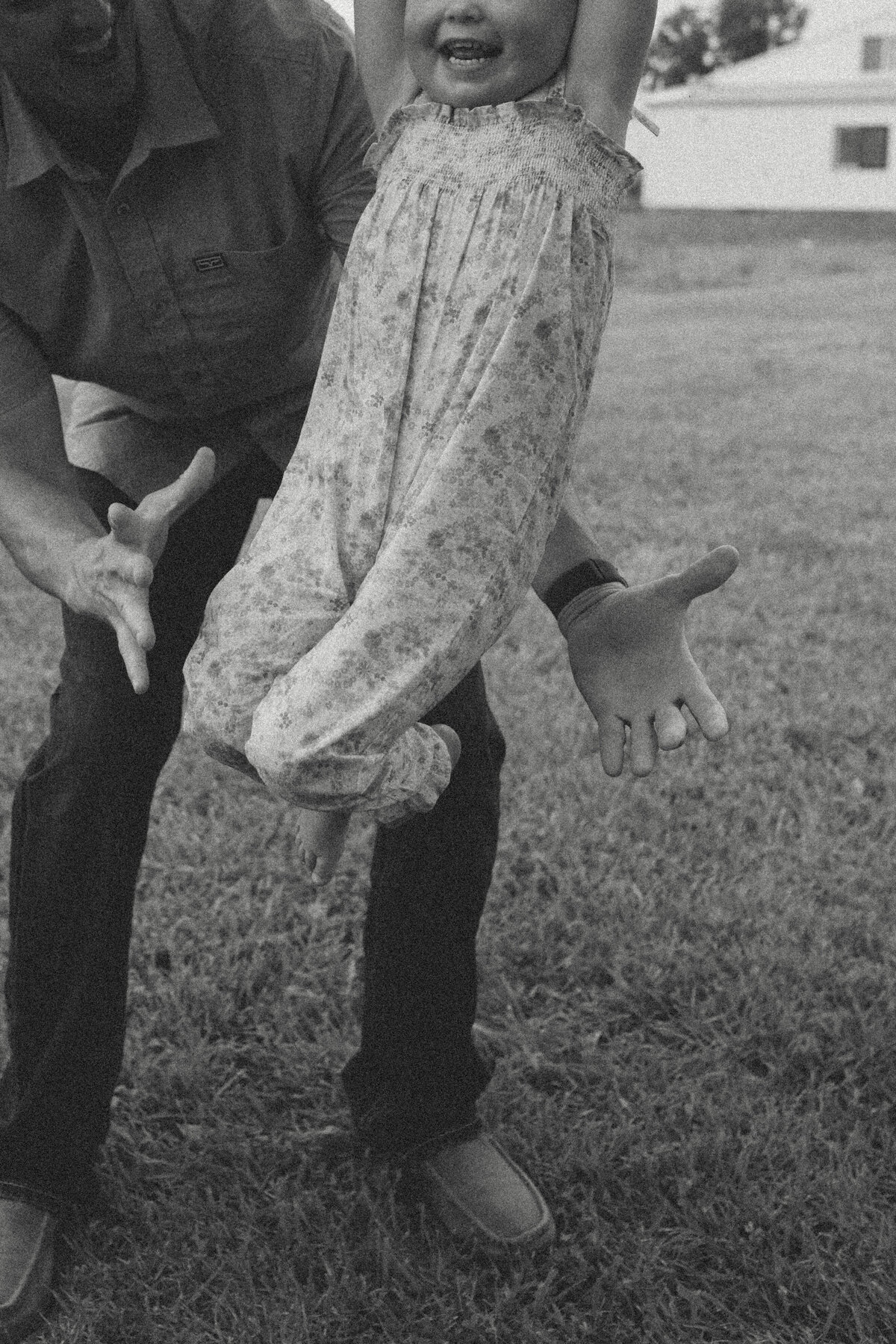 hartsburg-mo-farm-family-session-columbia-photographer-240608-0168