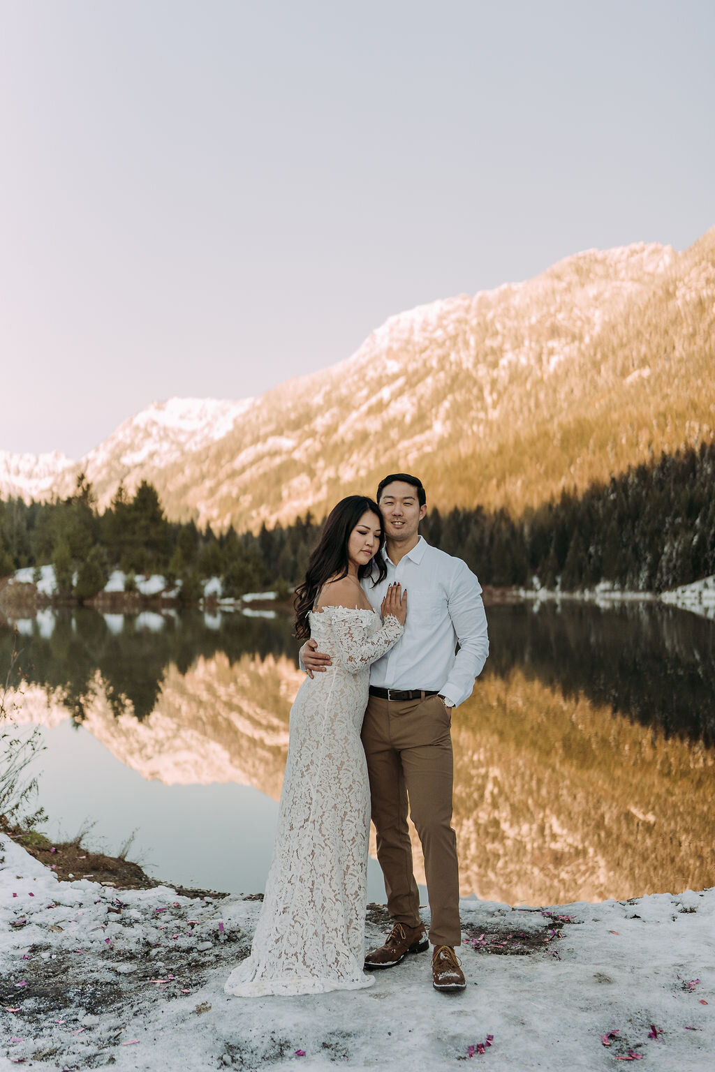 Joyce Li Photography Destination Wedding Elopement Engagement Lifestyle Portrait Photographer West Coast Seattle Washington California goldcreekpondengagement-30