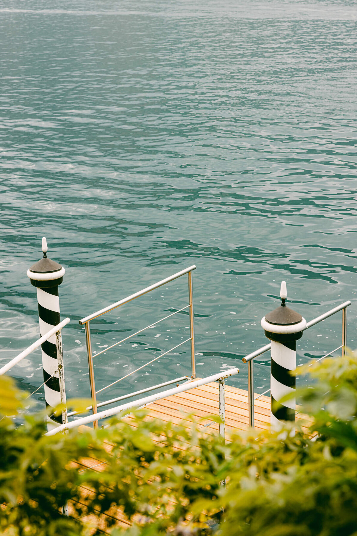 A wedding photo of the gardens at the wedding venue villa balbiano on lake como