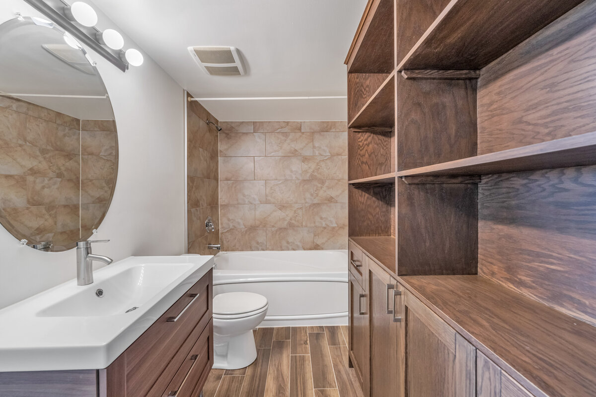030_Second Bathroom