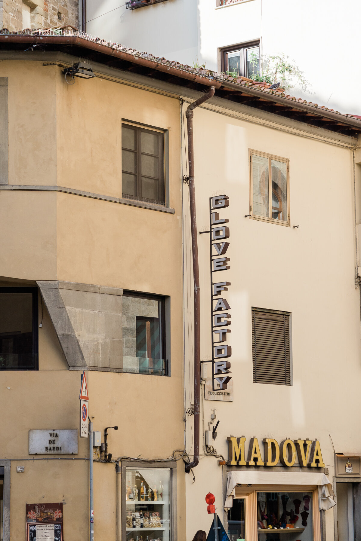 stylish_elopement_Florence_photographer-73