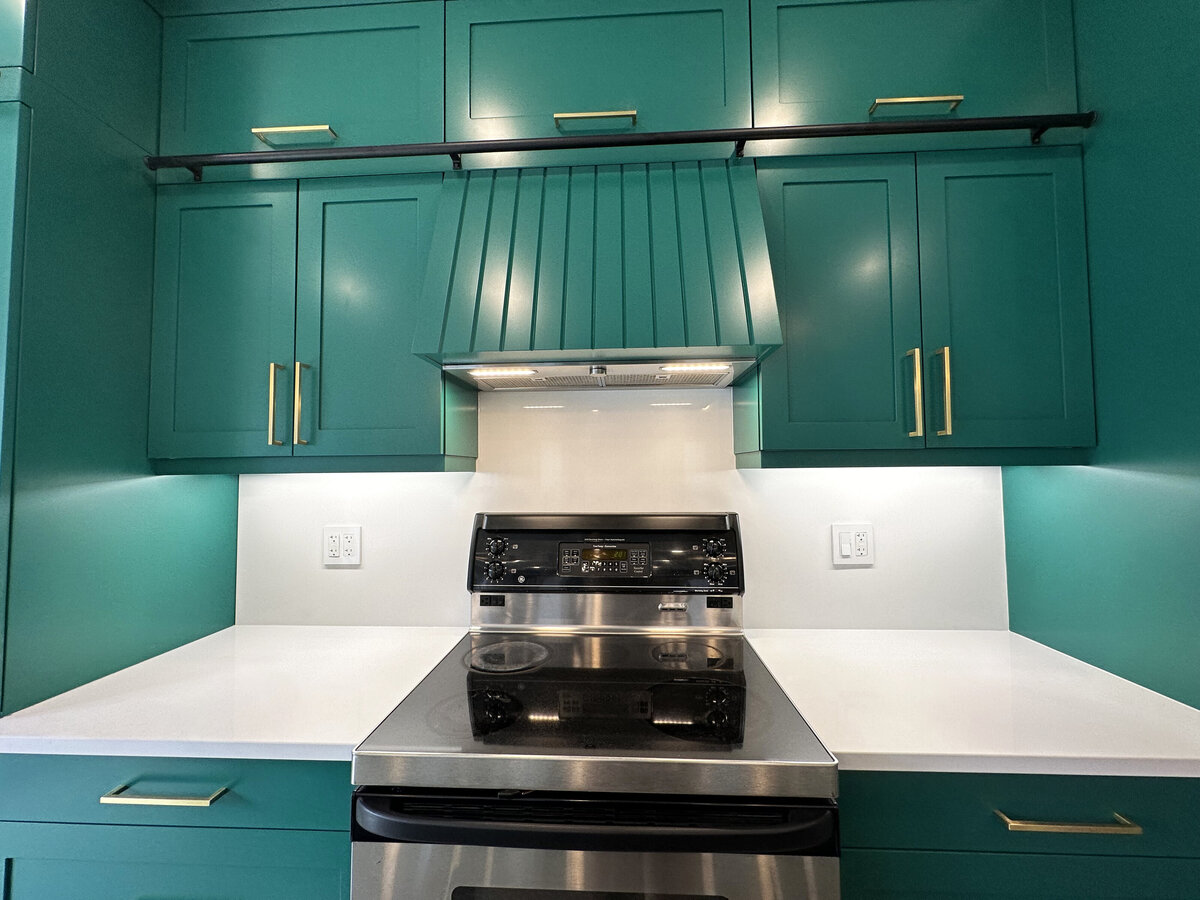 Emerald Green with Envy Kitchen Renovation Interior Design (19)