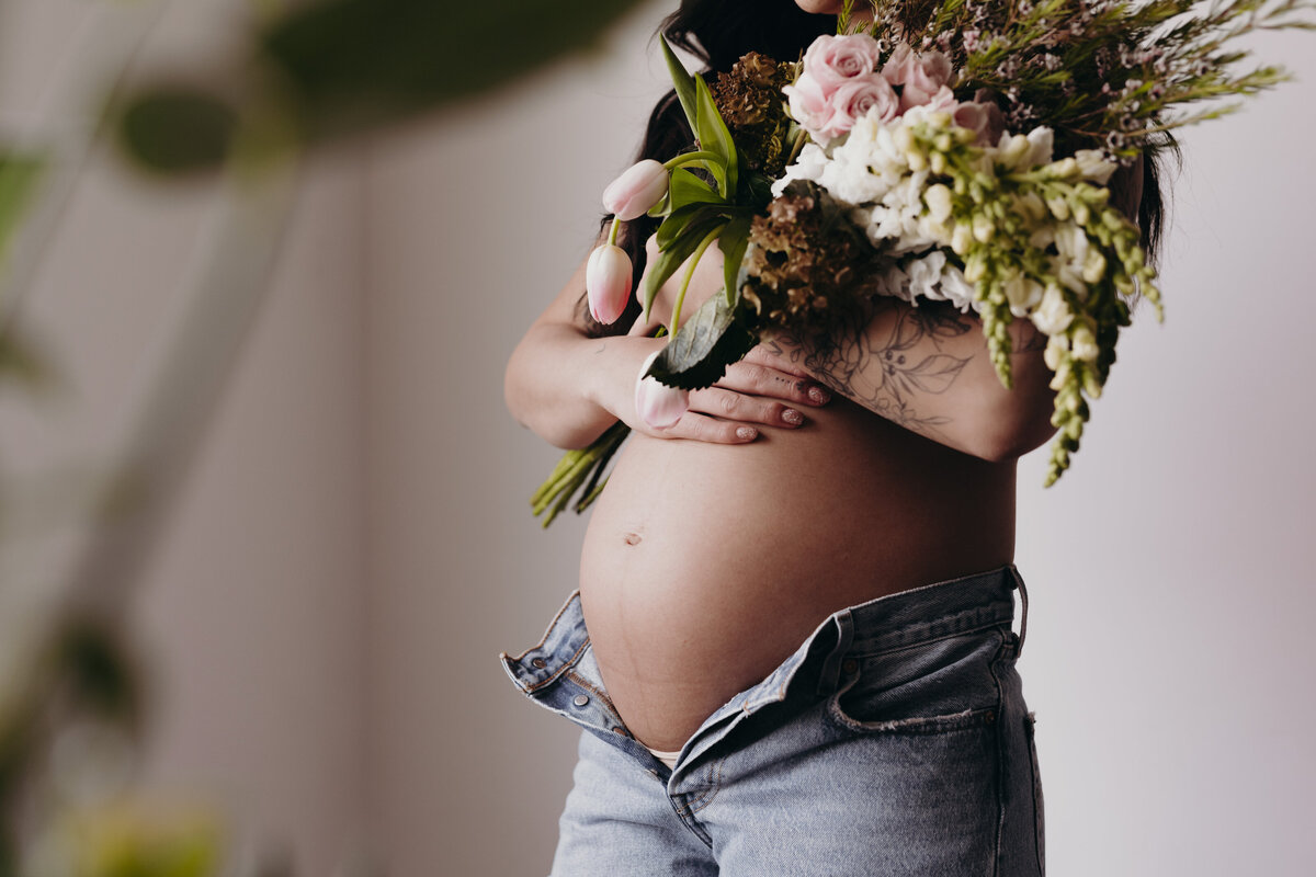 Pregnancy Photos with Flowers