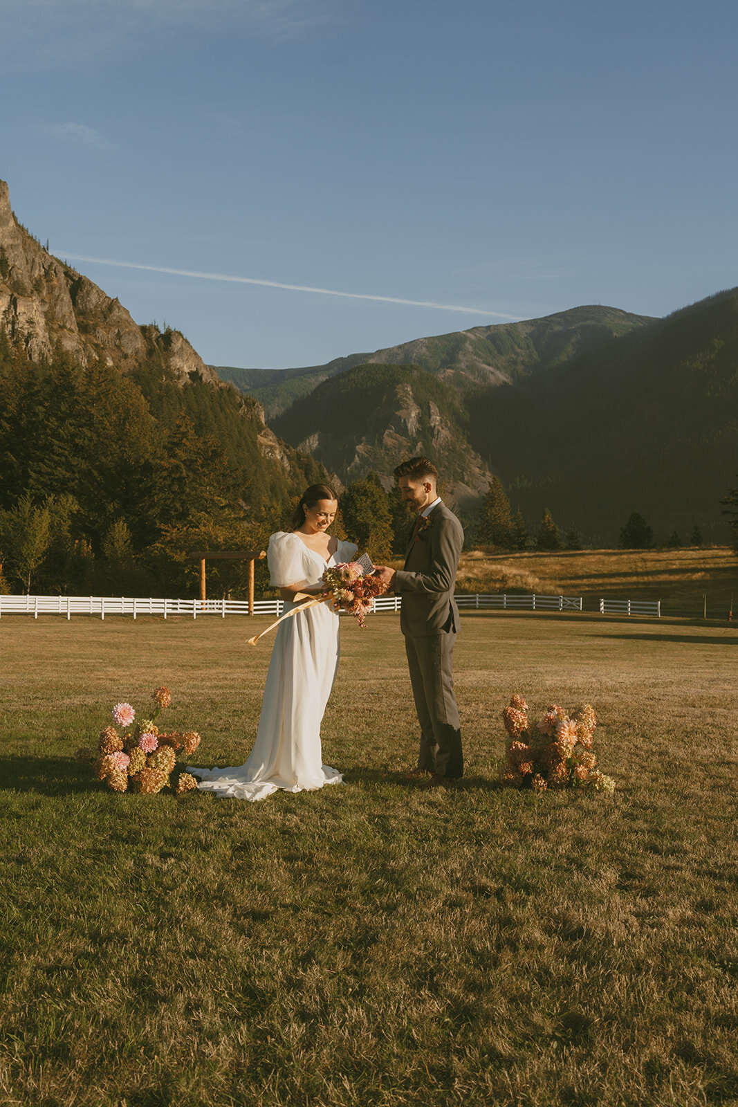 Emily-Noelle-Photo-Wedding-Photos-Wind-Mountain-Ranch-Oregon-00410