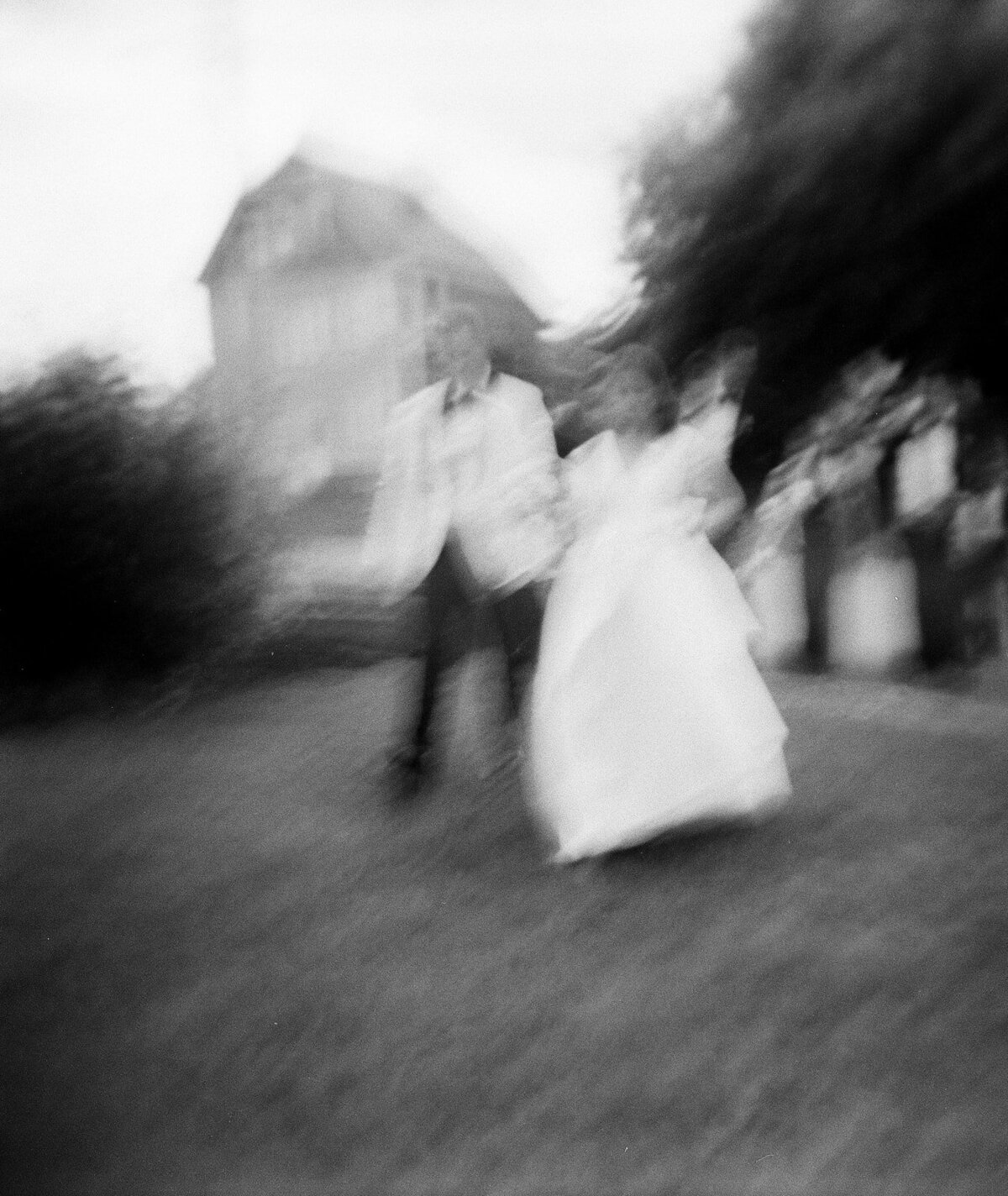 film-wedding-potrait-outdoors