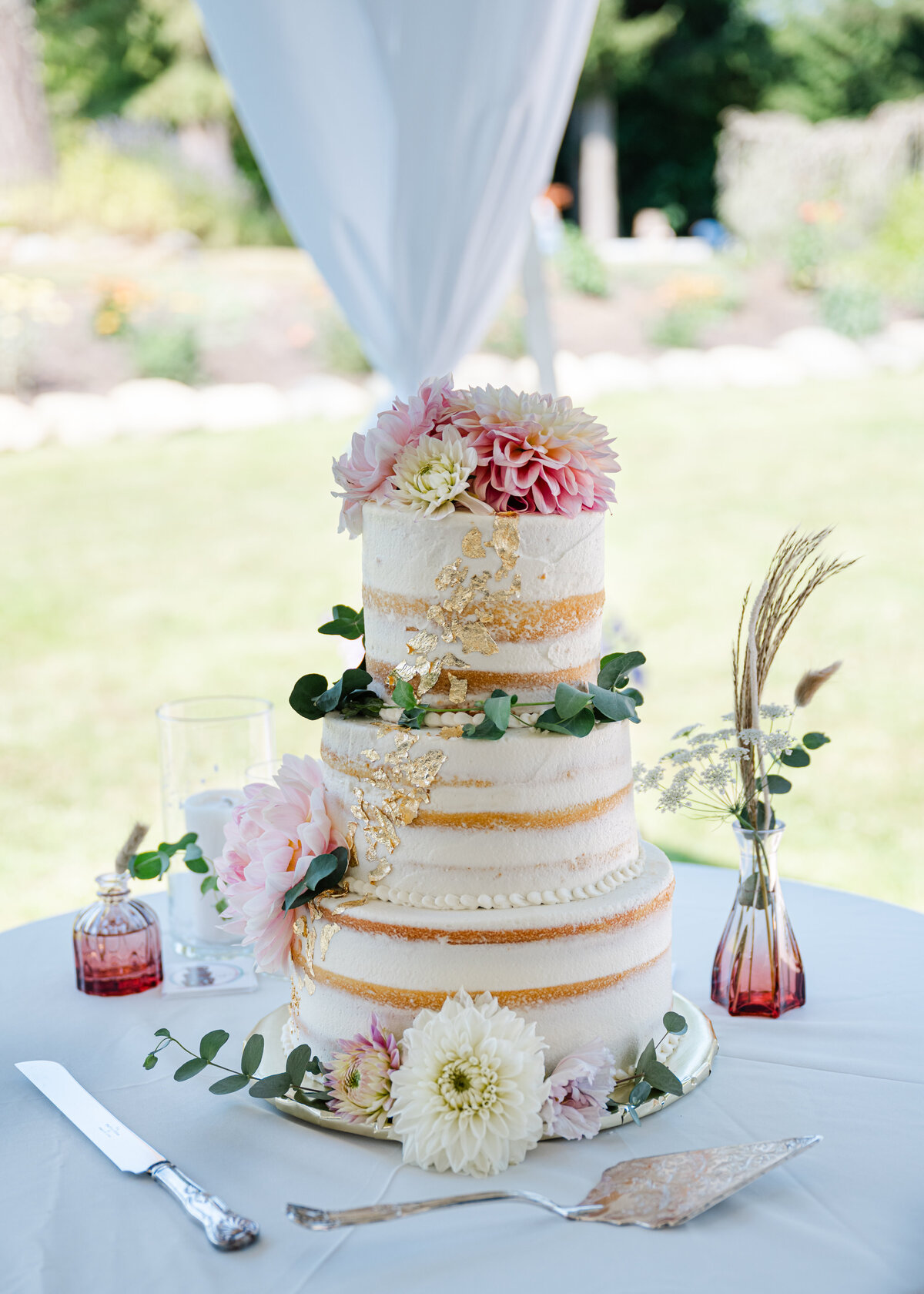 wedding cake seattle garden detail image