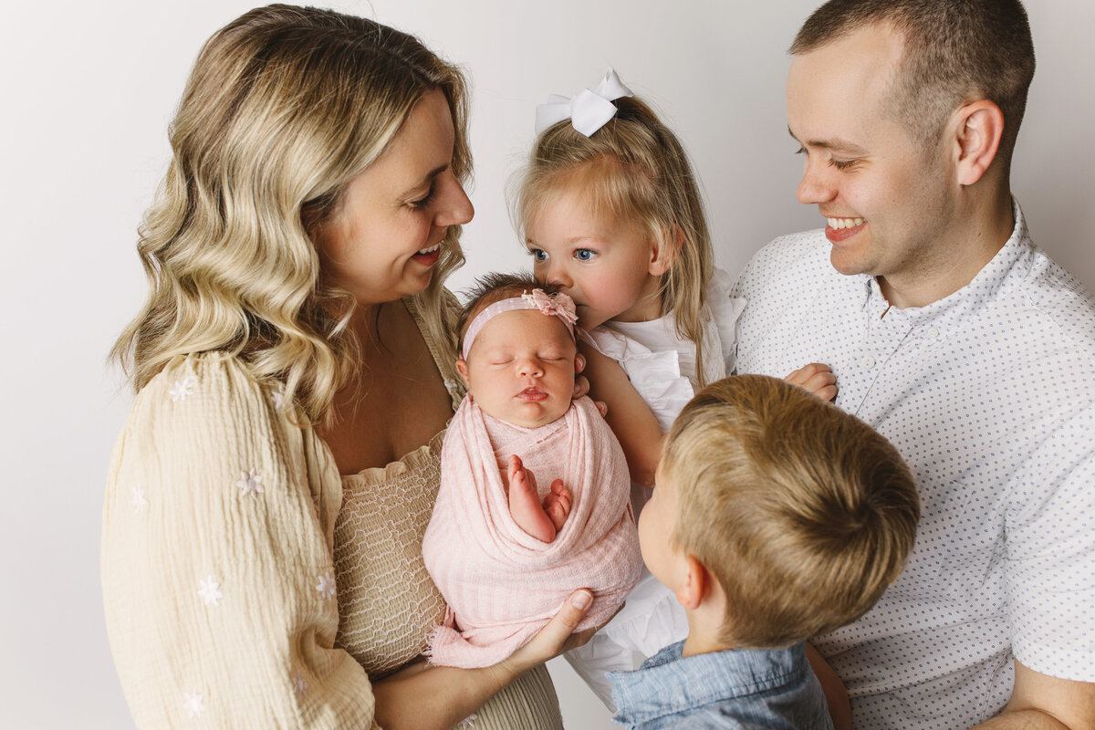 anchorage-newborn-photographer-34