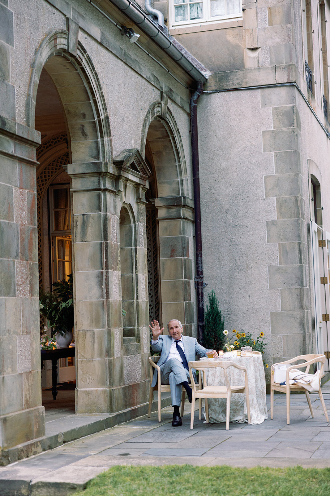 outdoor-cocktail-hour-glen-manor-house-4