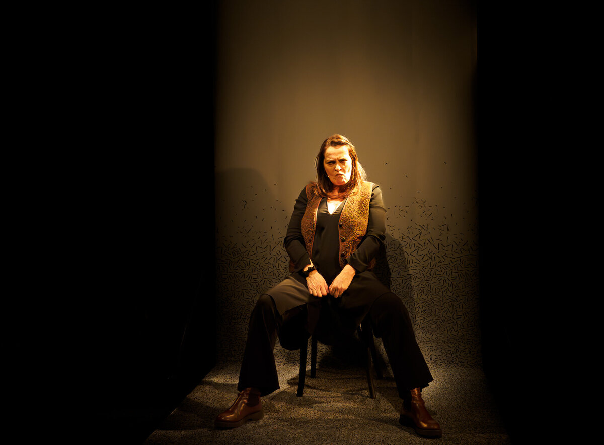 LA FILLE QUI SE SAUVE Cie Amonime TexteCléa Pétrolesi et Catherine Le Hénan_1270028-3-Enhanced-NR