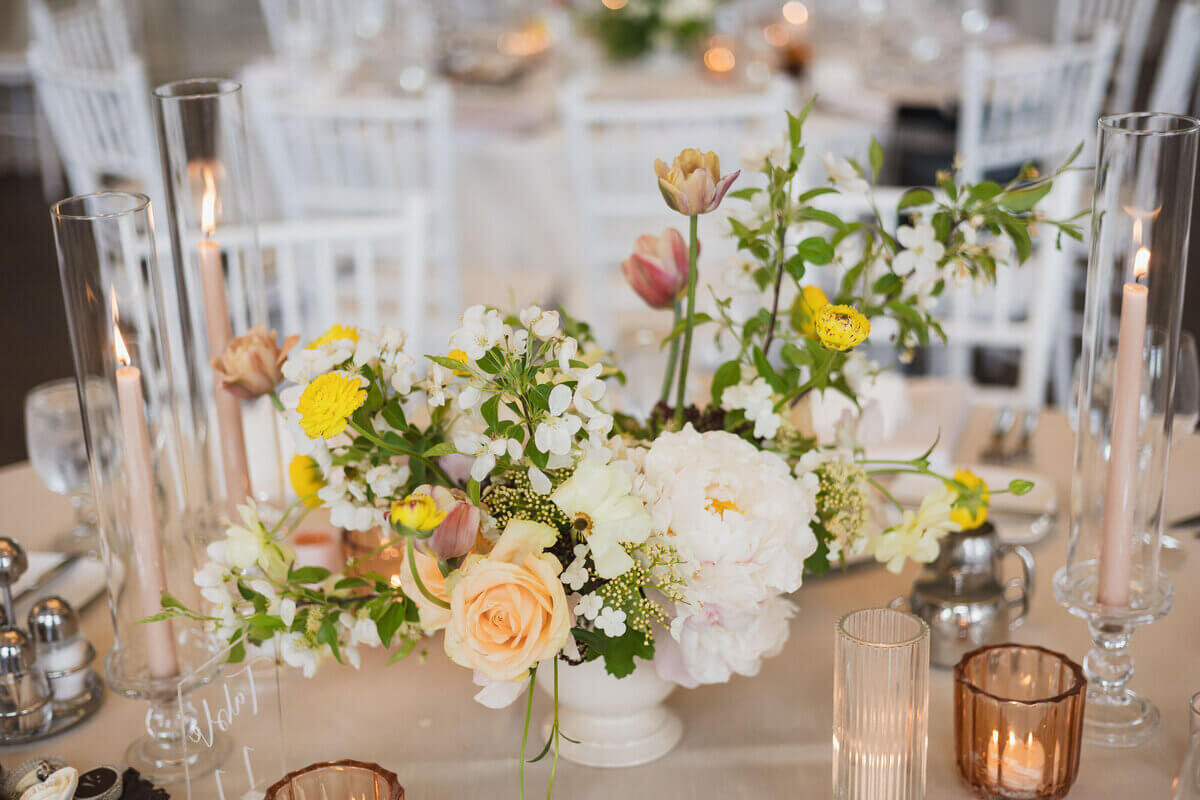 Wedding flowers by wedding planners chicago il