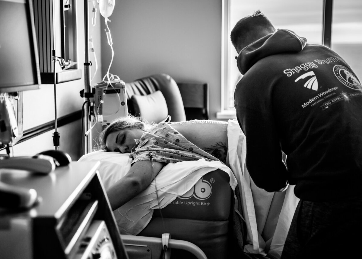 Birth Story Studio Minneapolis St. Paul Maple Grove Twin Cities Minnesota Newborn Maternity Birth Family Photography Photographer Stephanie Lecker - WEB-8