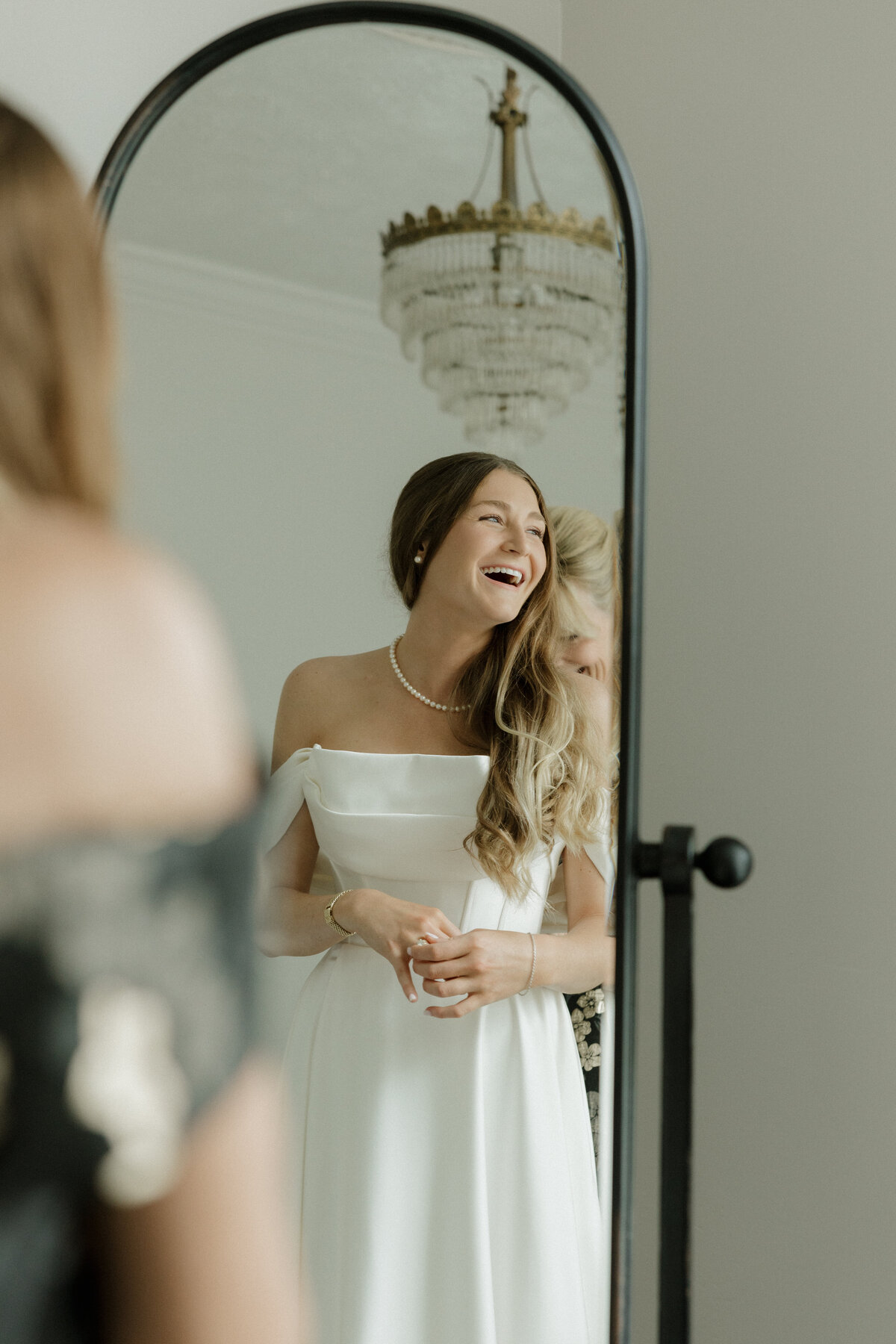 Indianapolis wedding photographer candid bridal prep photo