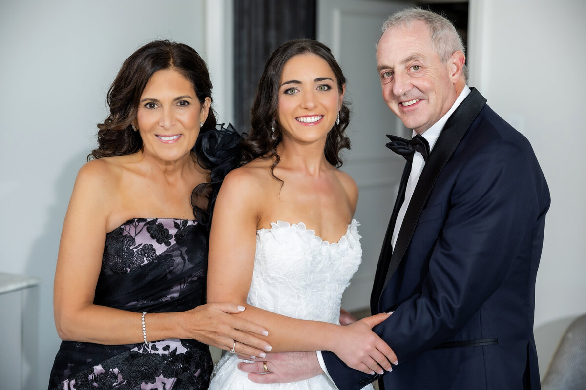 263_gettingready_Bob&DawnDavisPhotography