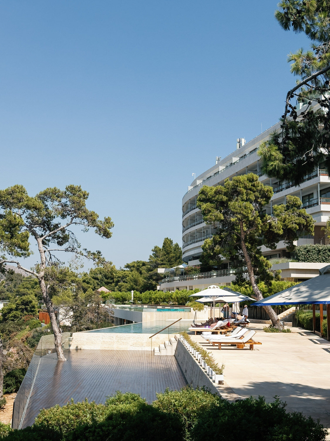 Black-Tie-Wedding-at-Four-Seasons-and-Vouliagmeni-Lake-014