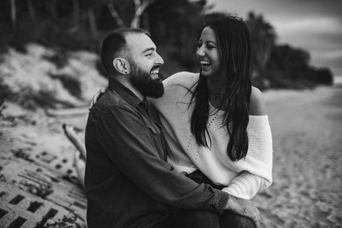 manitowoc-point-beach-state-park-engagement-nikki-n-photography-111