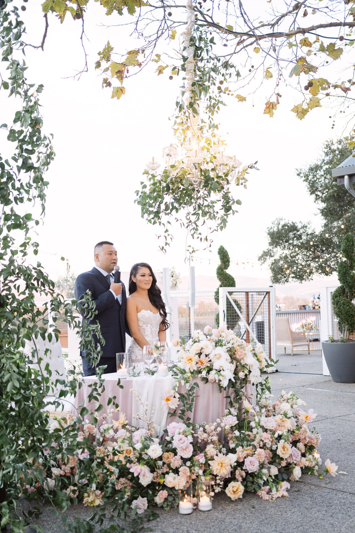 bride and groom ceremony outdoor pictures