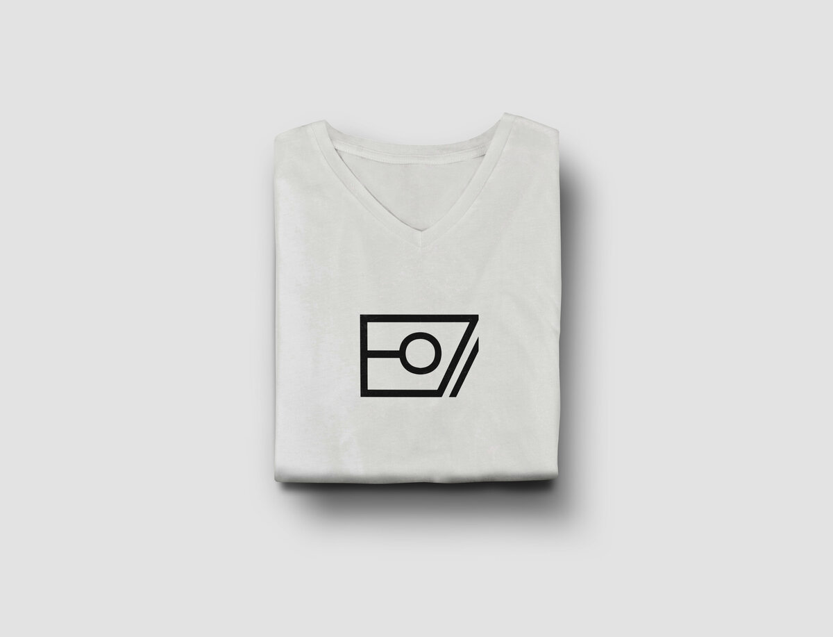 whitefoldedshirtmockup