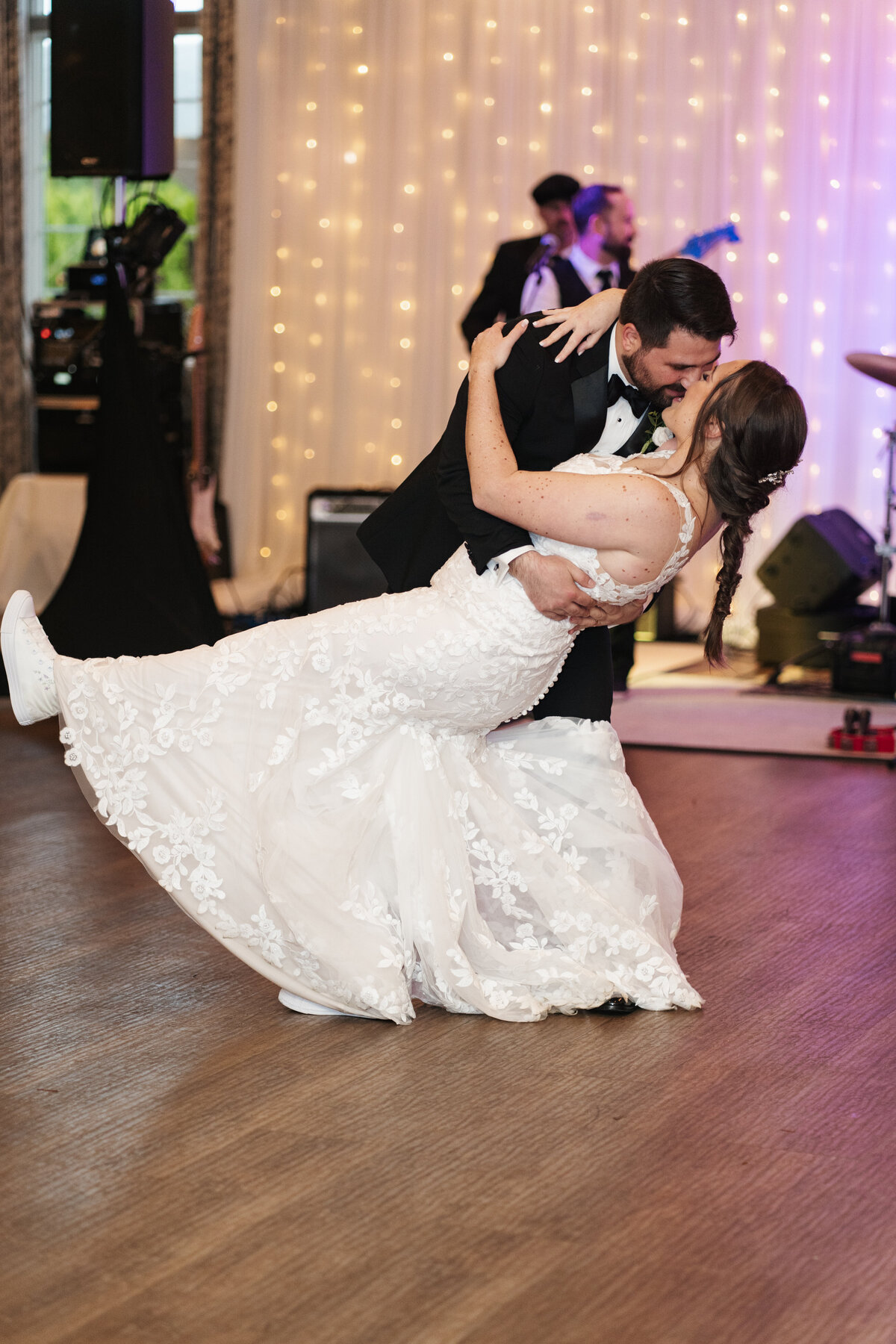 Capture your dream wedding at LaBelle Winery in New Hampshire. Stunning vineyard views, elegant spaces, and timeless photography for your special day.