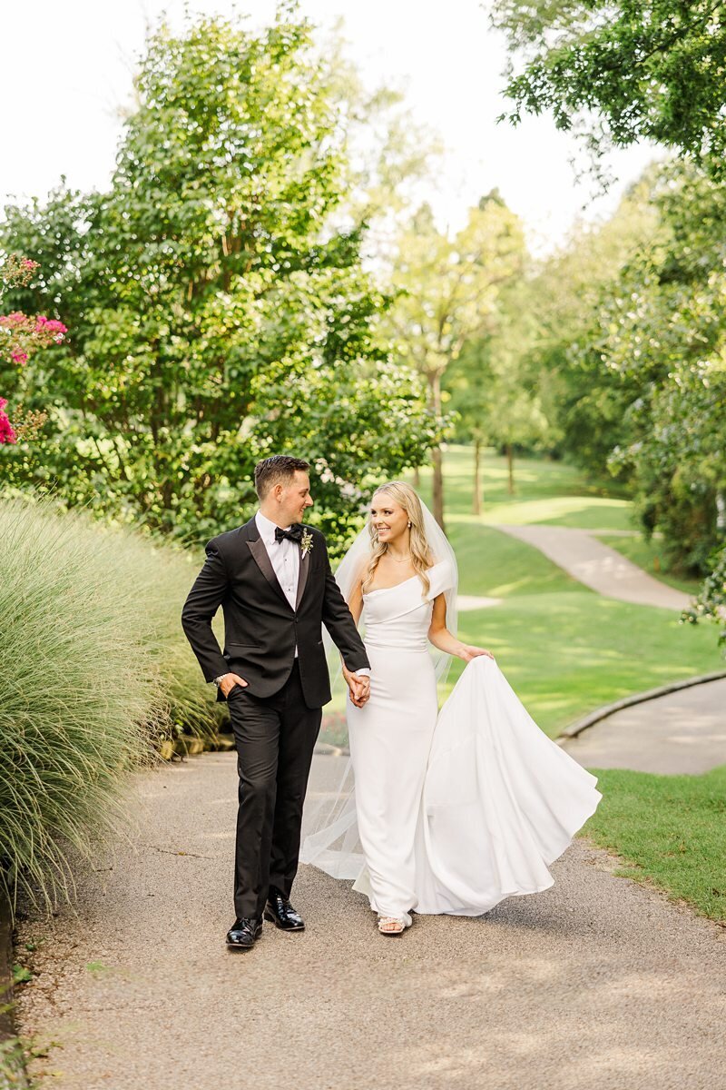 Wedding Party Portraits at Evansville Country Club191