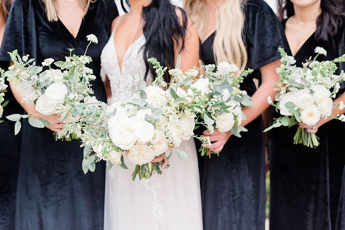 White Garden roses bouquet