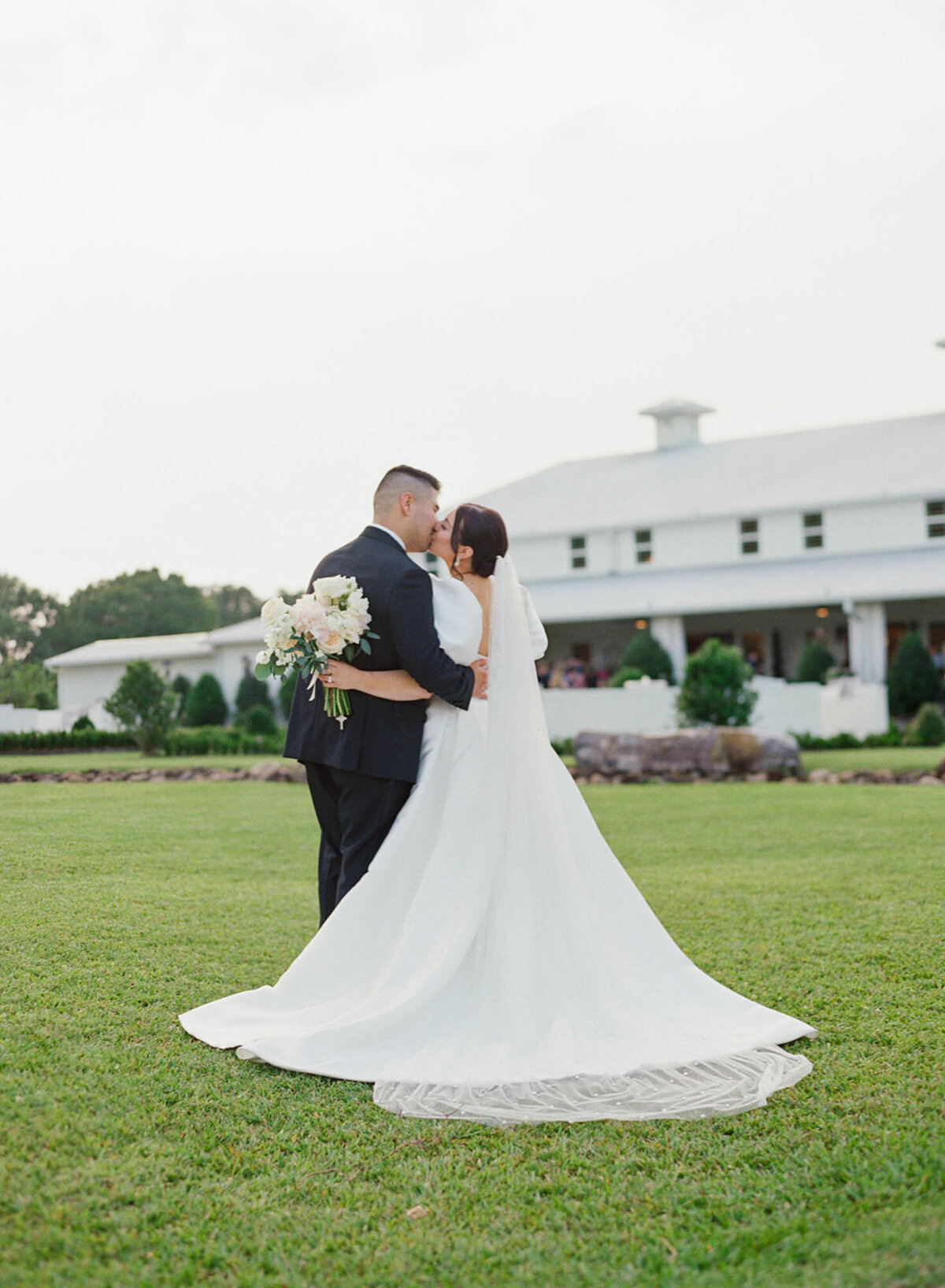 Lauren and Dylan's luxury wedding at Milicevic Family Vineyards