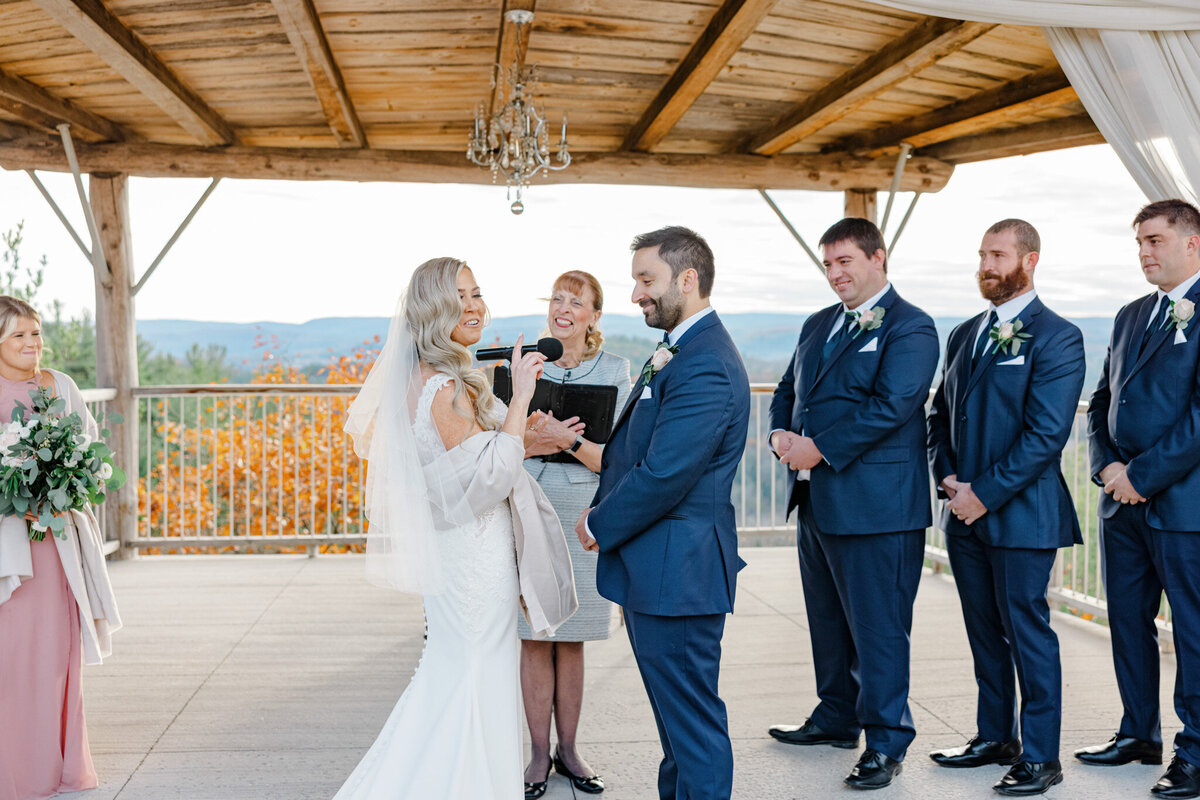 sarah-mike-belvedere-wakefield-quebec-wedding-grey-loft-studio-2021-119